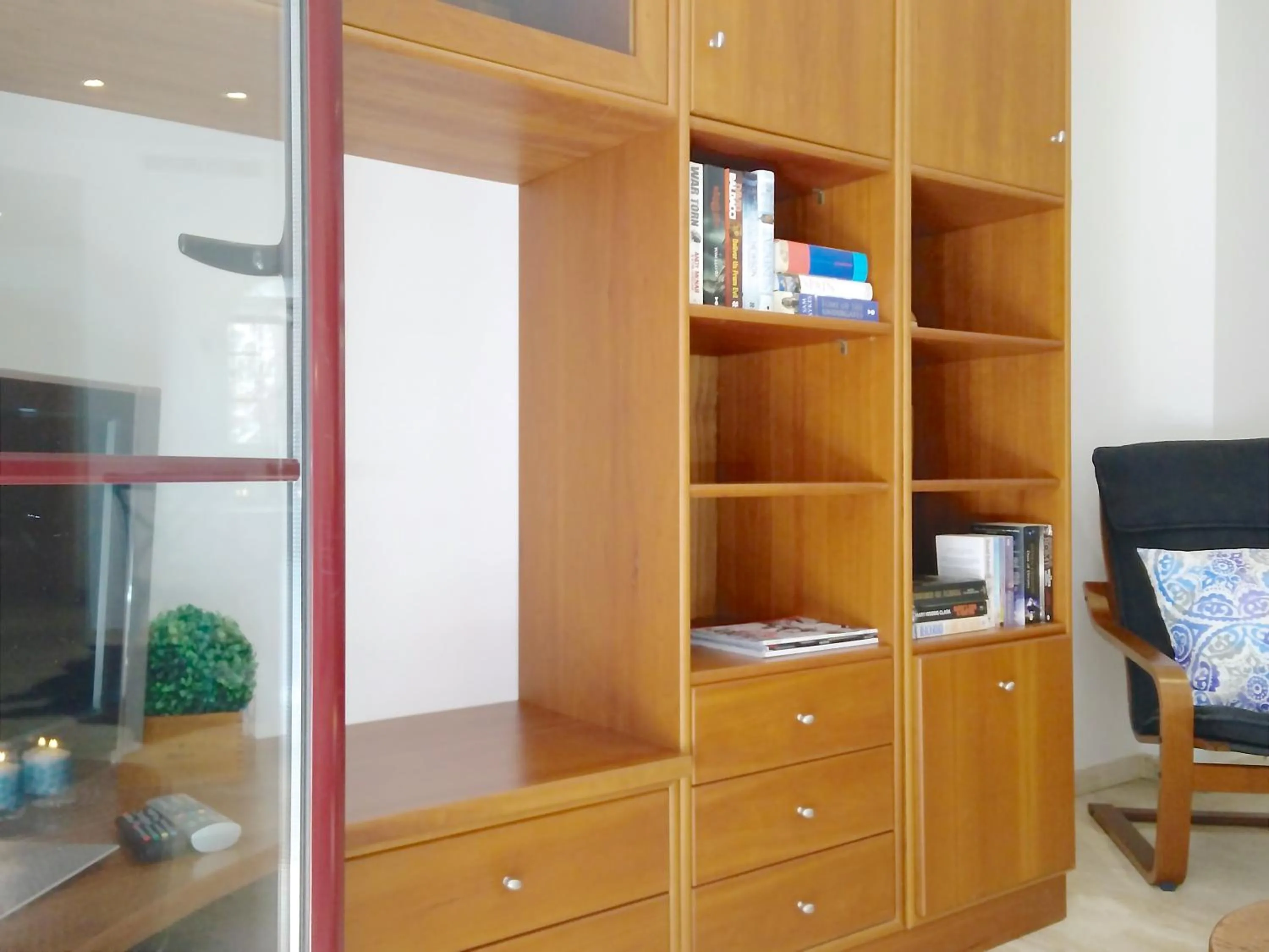 Library in BizFlats Garden House