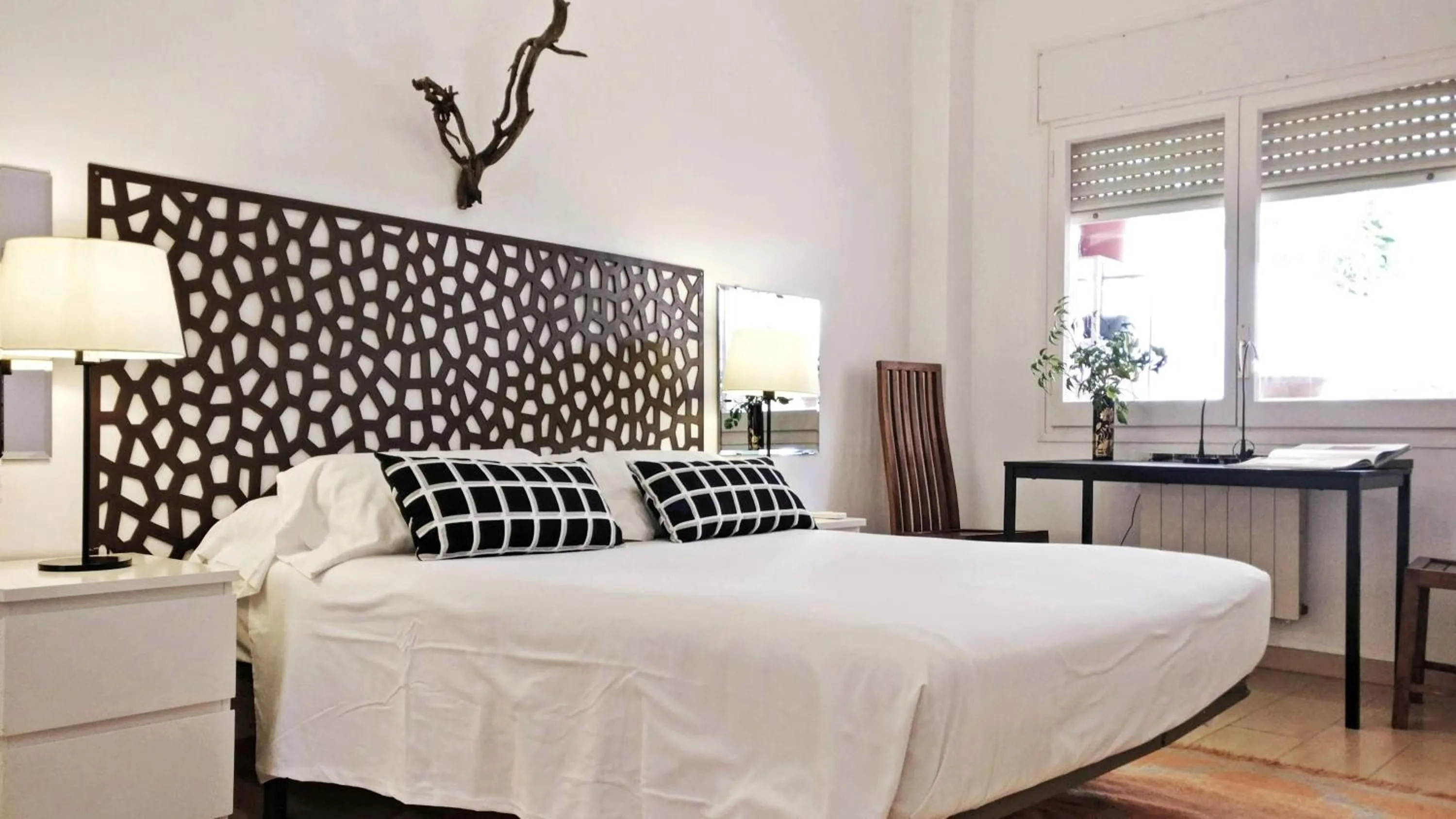 Bed in BizFlats Garden House