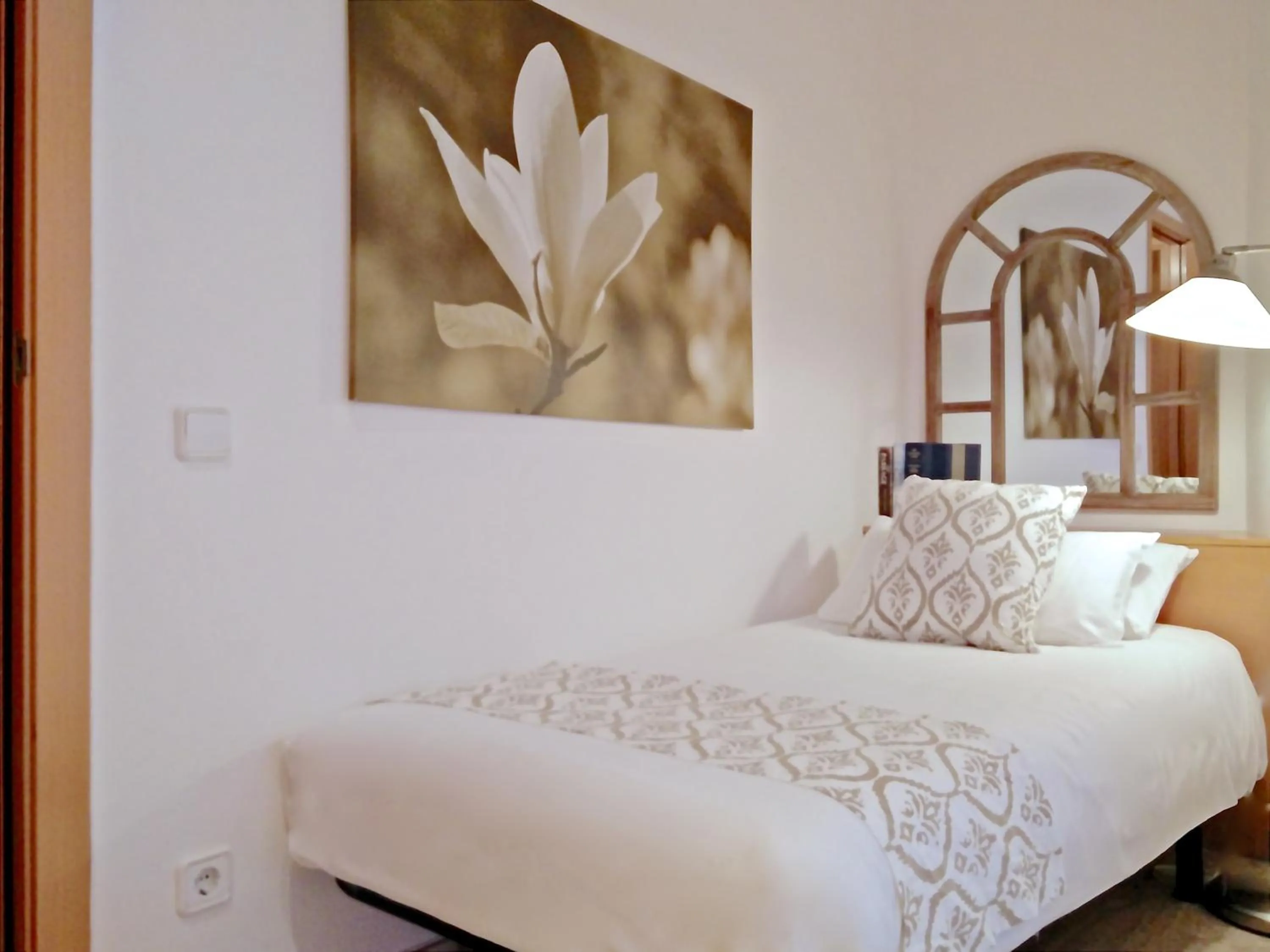 Bed in BizFlats Garden House