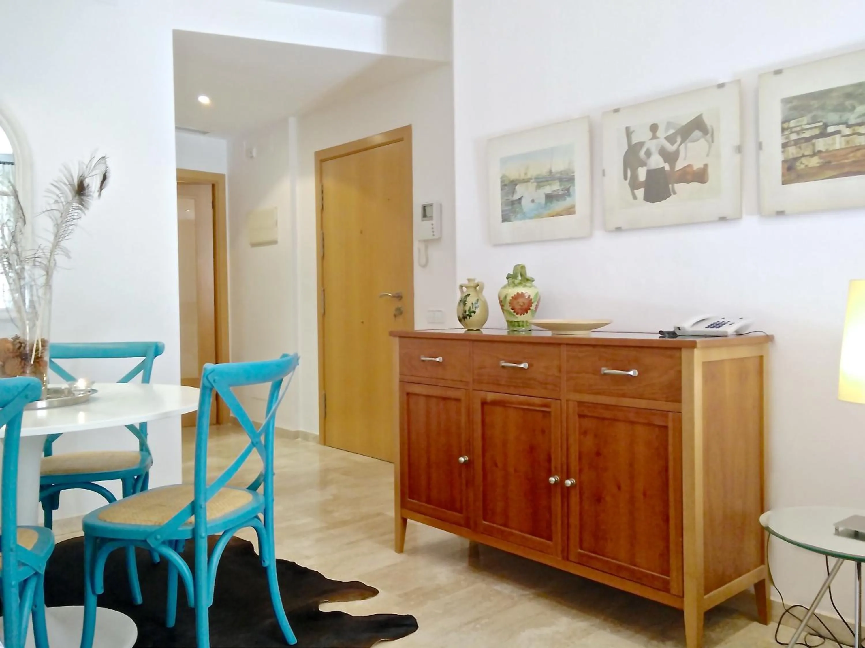 Photo of the whole room in BizFlats Garden House