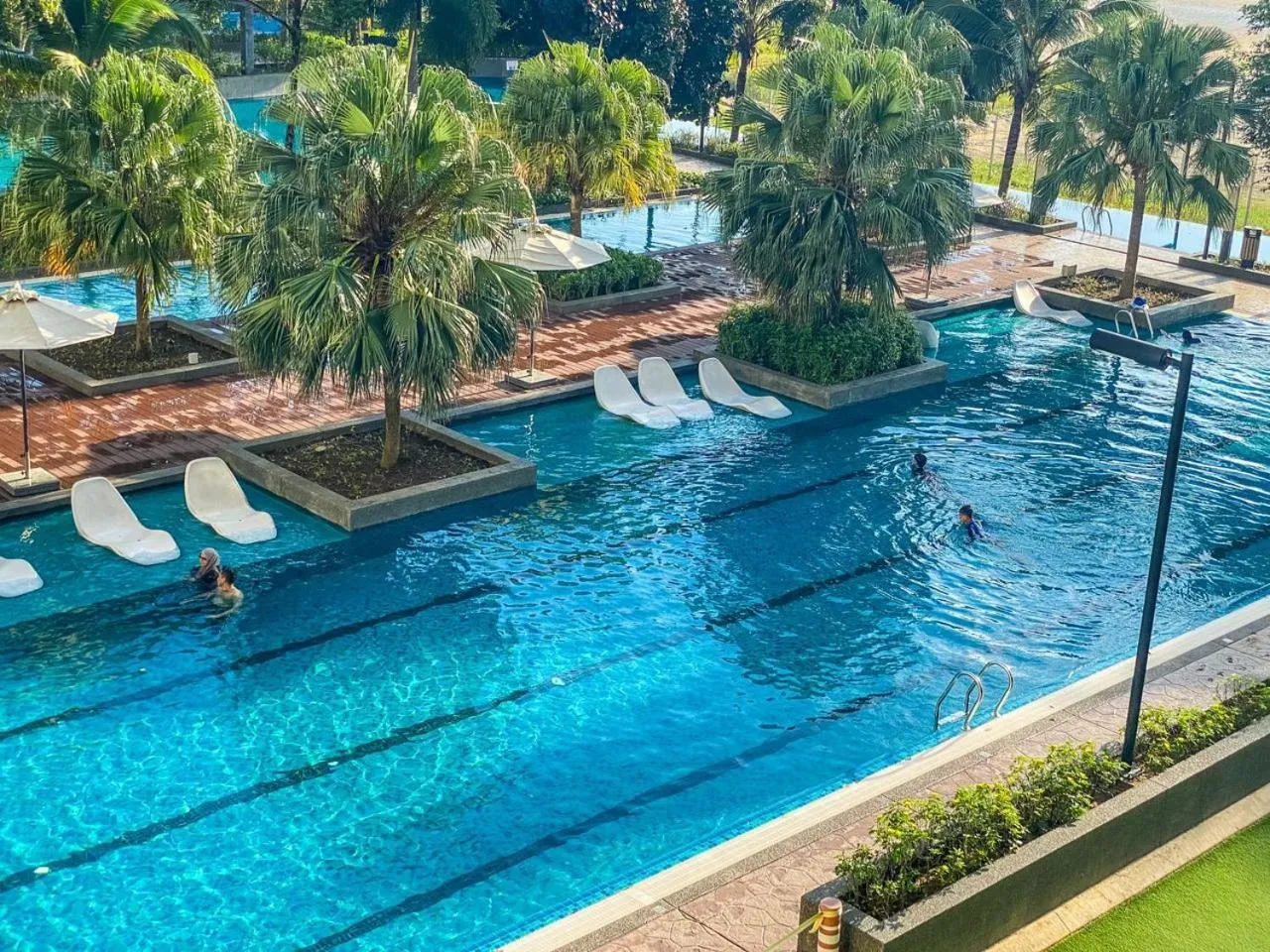 Timur Bay by Dream View Studio