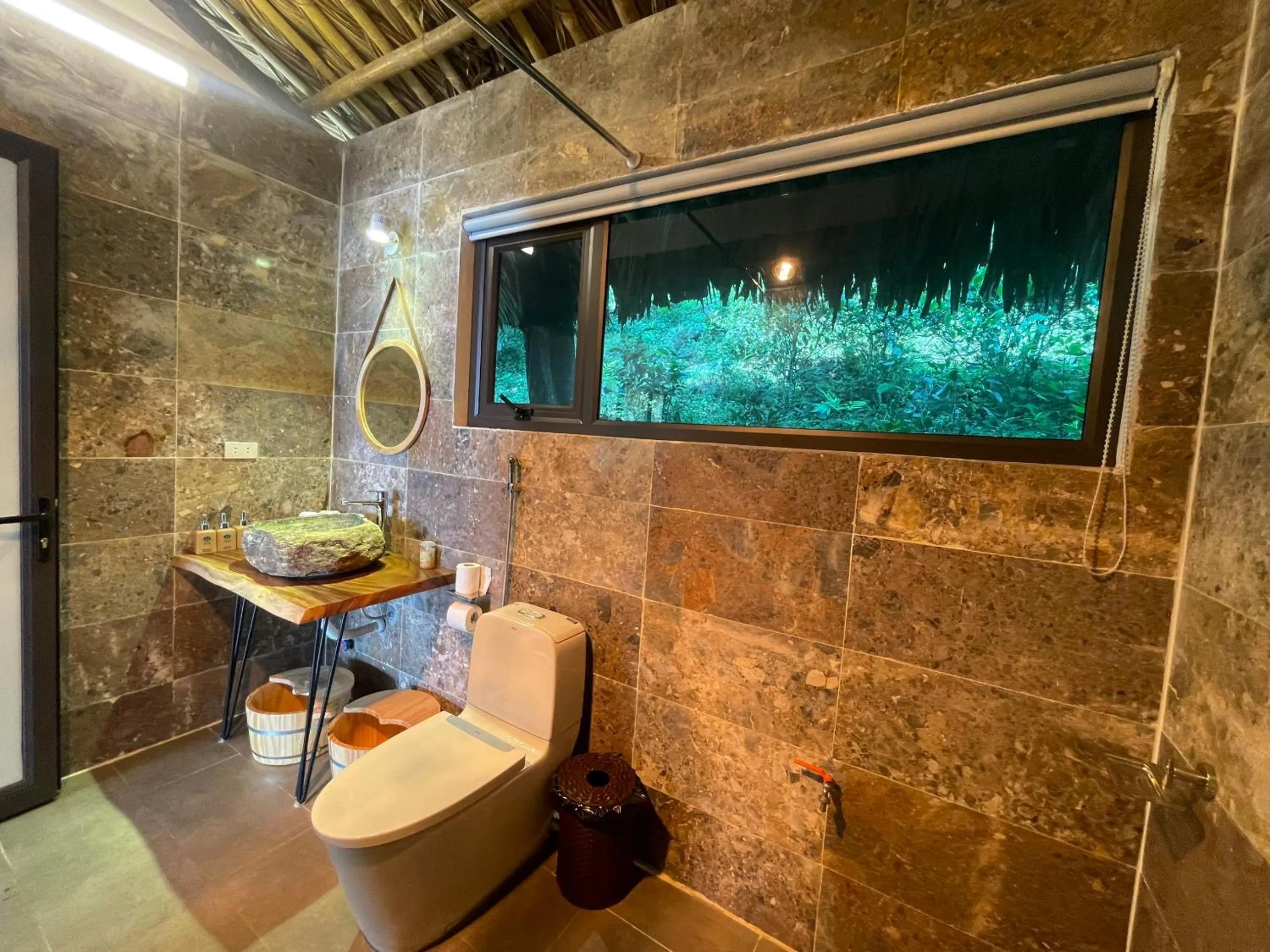 Bathroom in Ta Xua Ecolodge