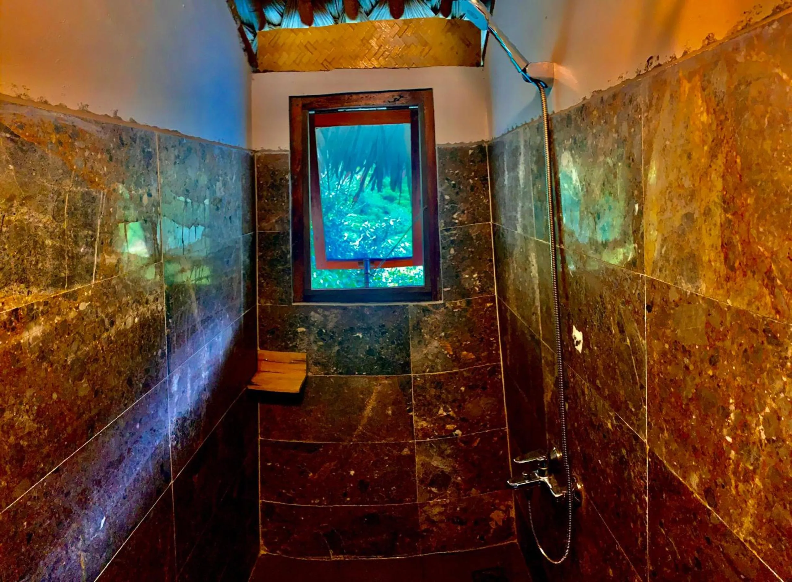 Toilet in Ta Xua Ecolodge