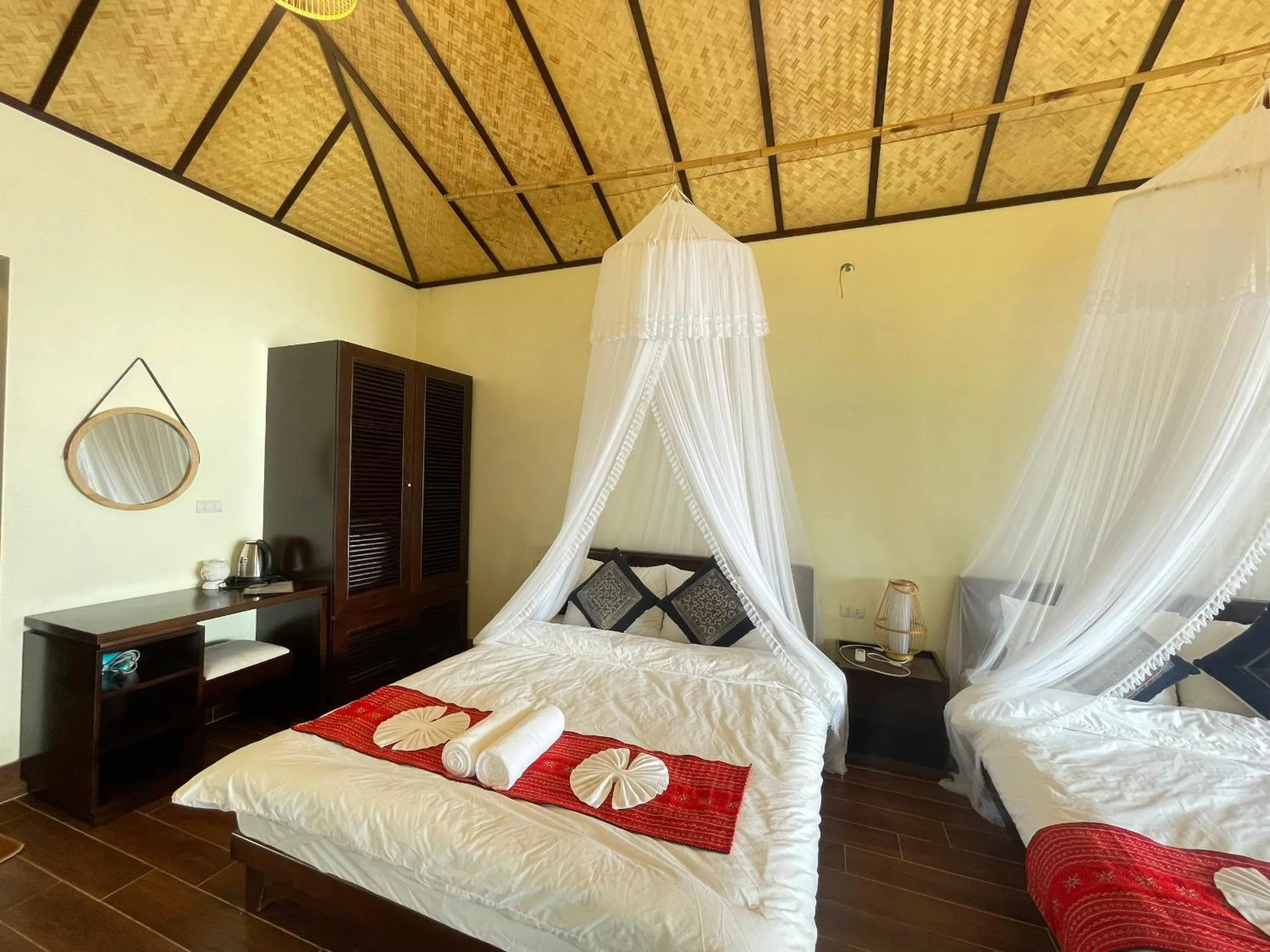 Bed in Ta Xua Ecolodge