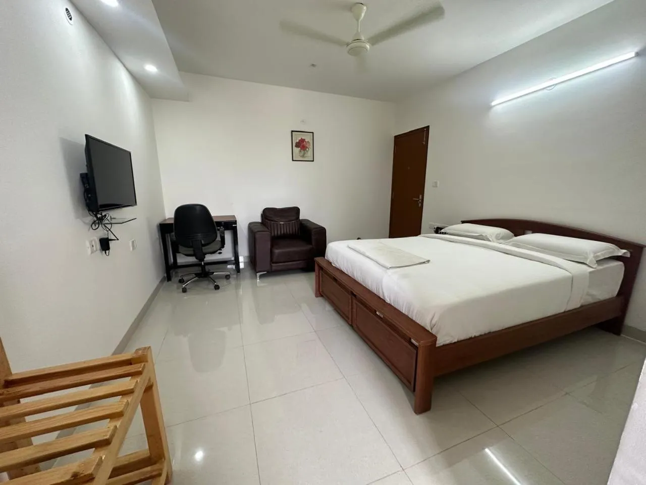 Bedroom, Bed in Achates Corporate Services
