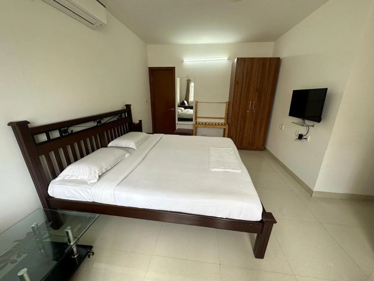 TV and multimedia, Bed in Achates Corporate Services