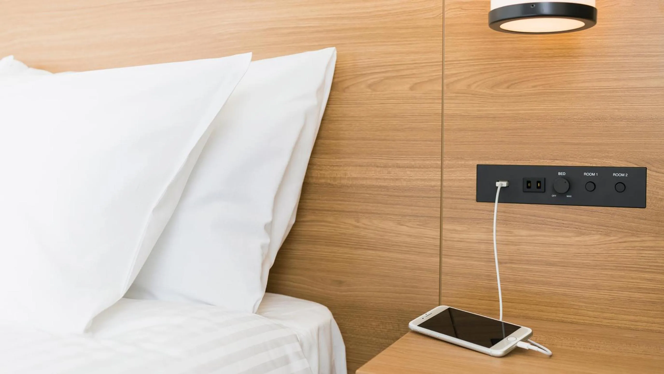 Bed in JR East Hotel Mets Premier Yokohama Sakuragicho