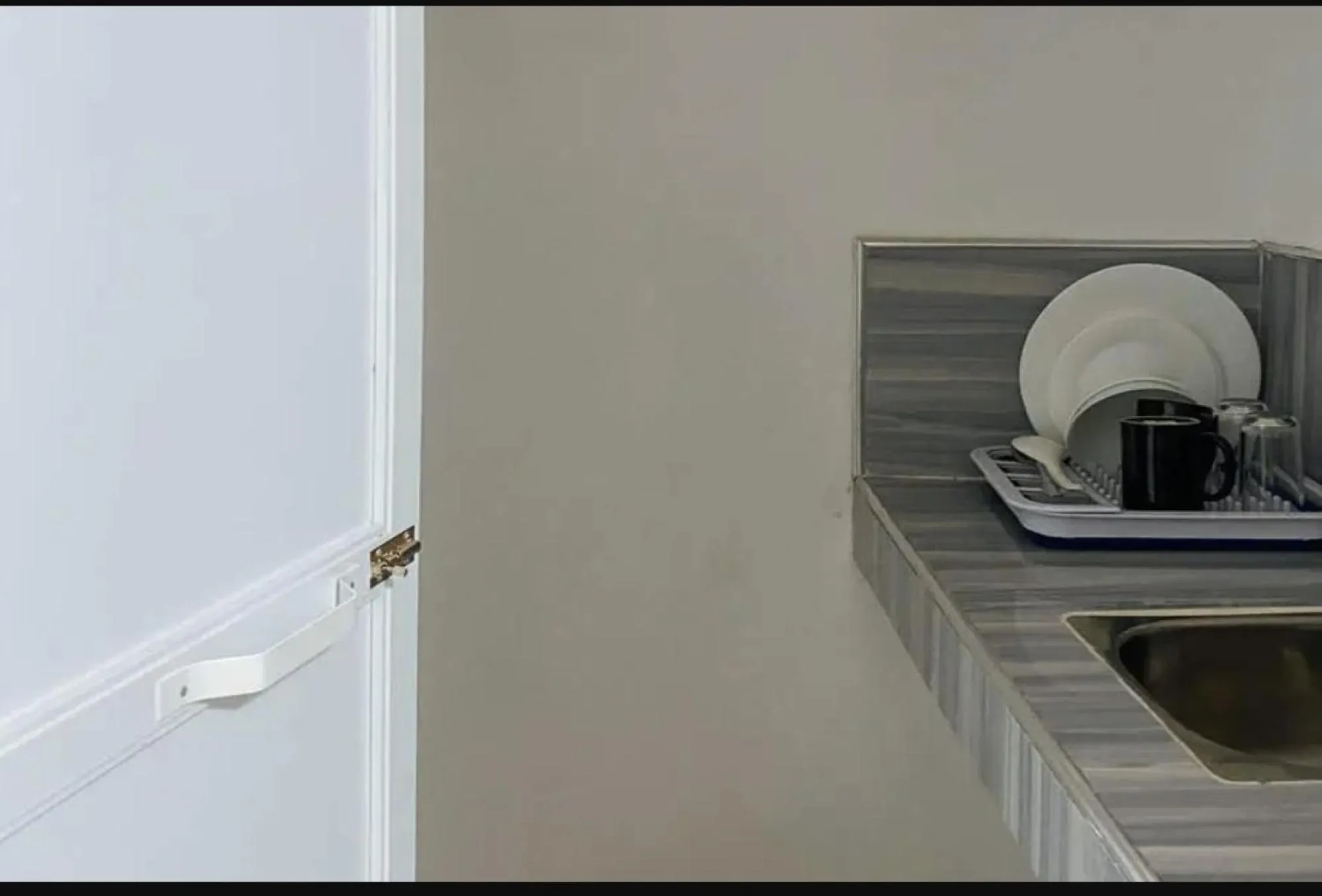 kitchen in RedDoorz @ Piamonte Apartelle Santo Tomas Batangas