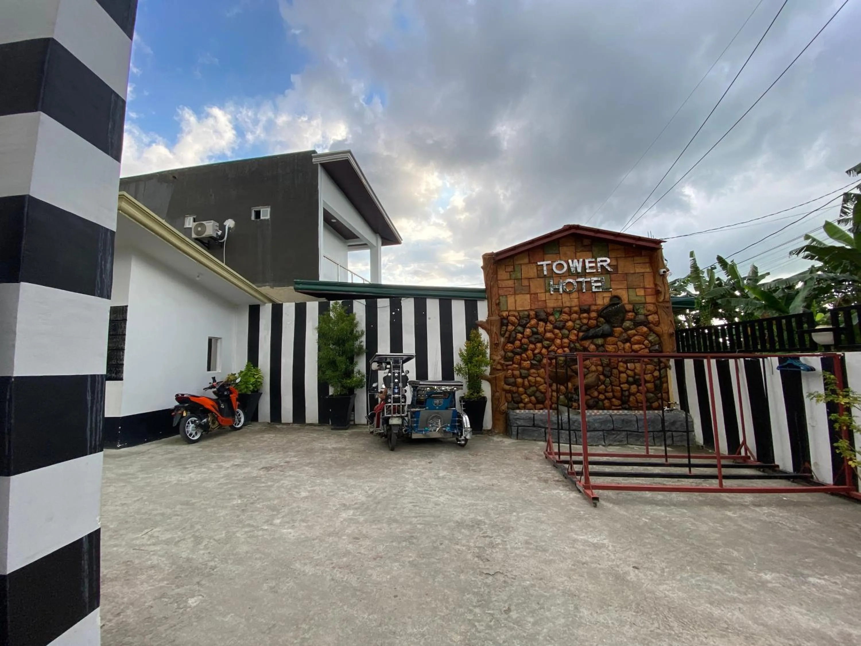 Property building in RedDoorz @ Piamonte Apartelle Santo Tomas Batangas