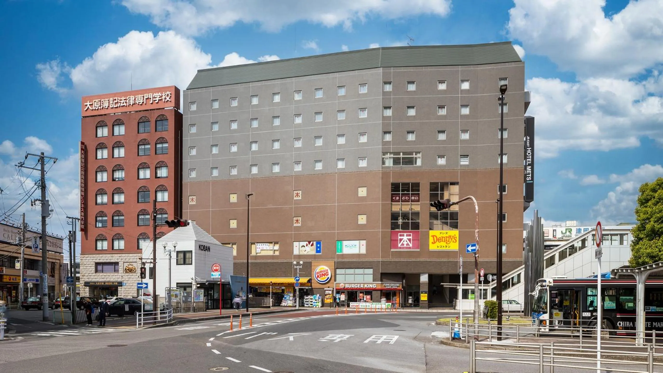 Property building in JR-East Hotel Mets Tsudanuma