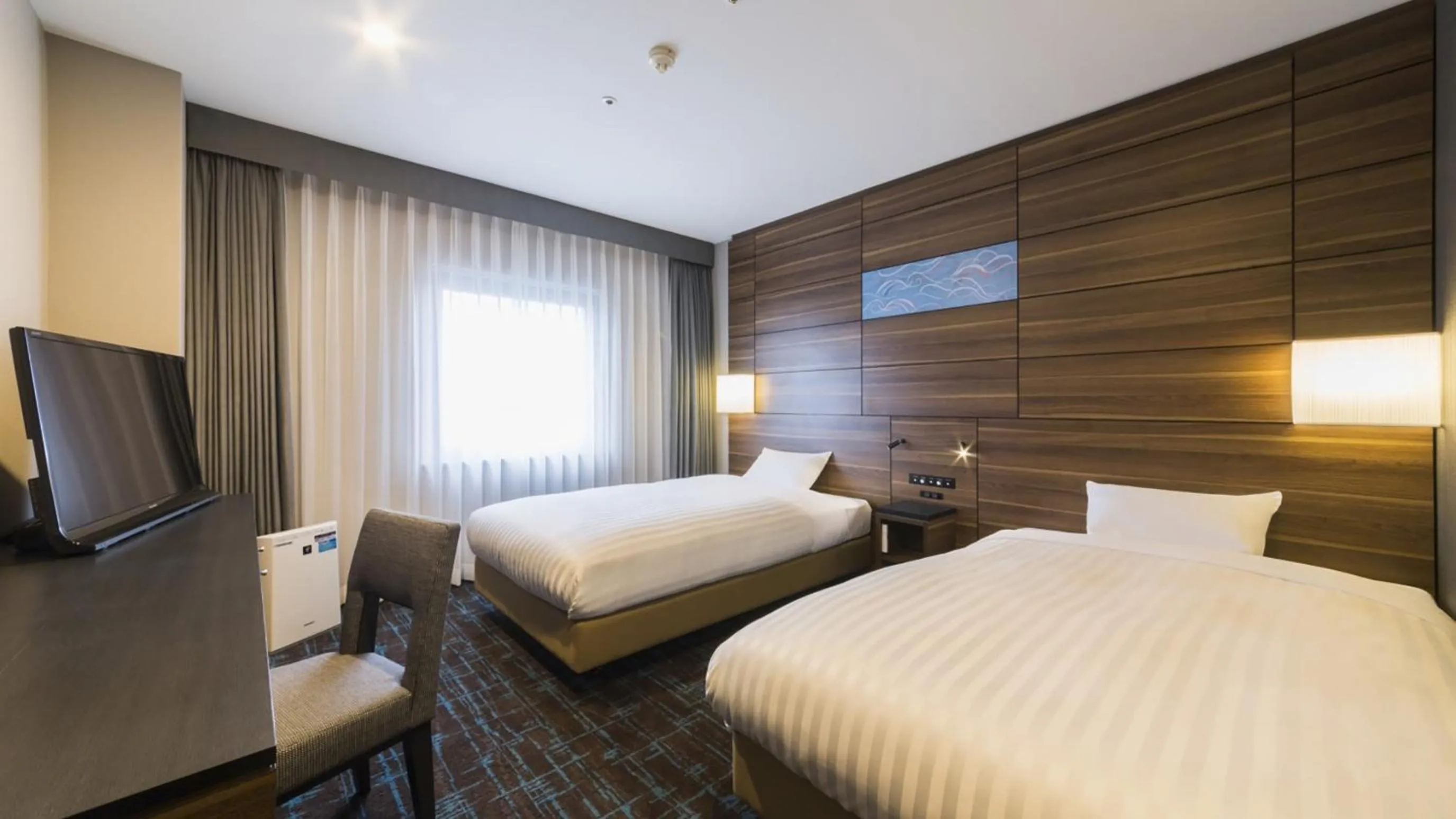 Bed in JR-East Hotel Mets Tsudanuma