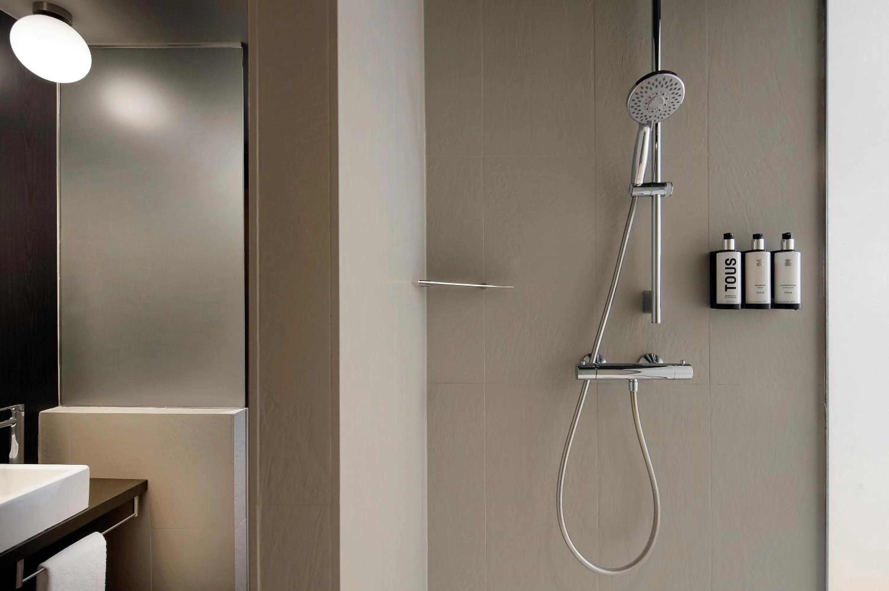 Shower in Wilson Boutique Hotel