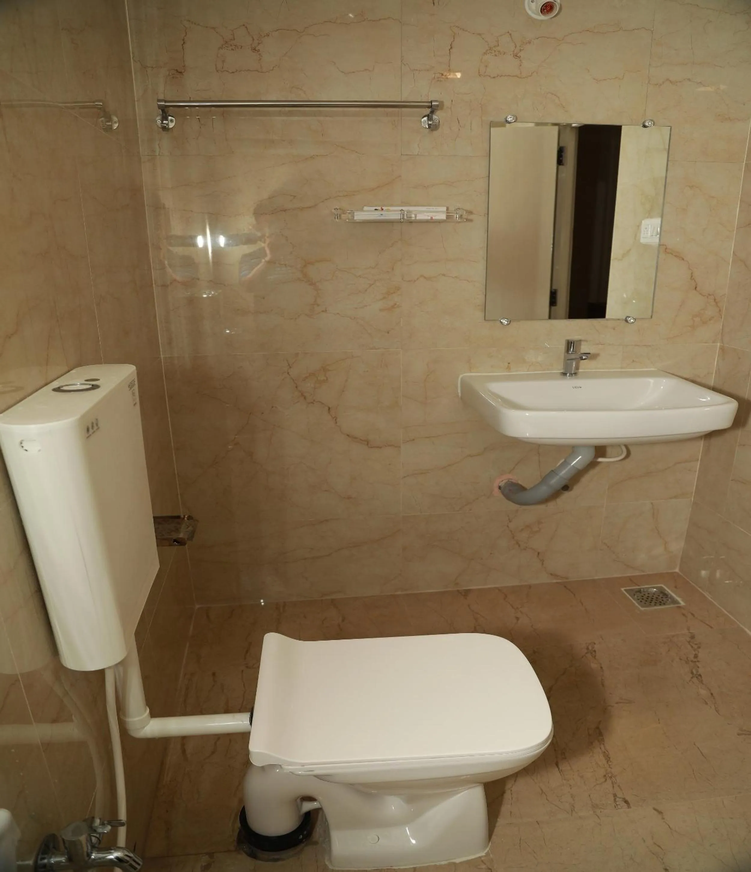 Bathroom in Hotel Royal Chola