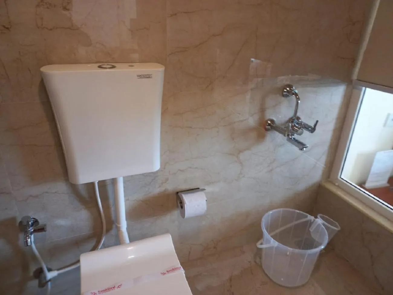 Bathroom in Hotel Royal Chola