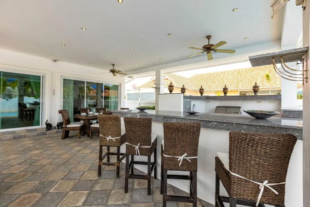 Private 3 Bedroom Pool Villa PP10