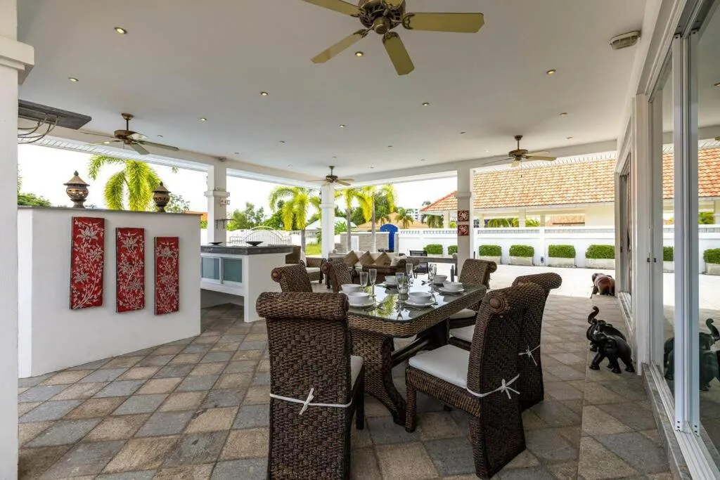 Private 3 Bedroom Pool Villa PP10