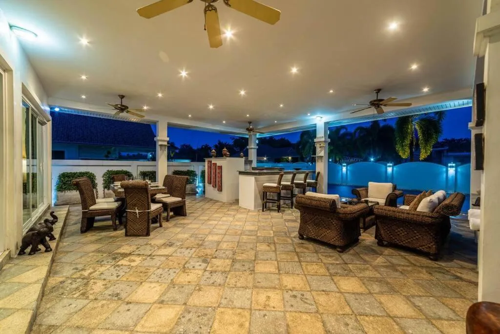 Private 3 Bedroom Pool Villa PP10