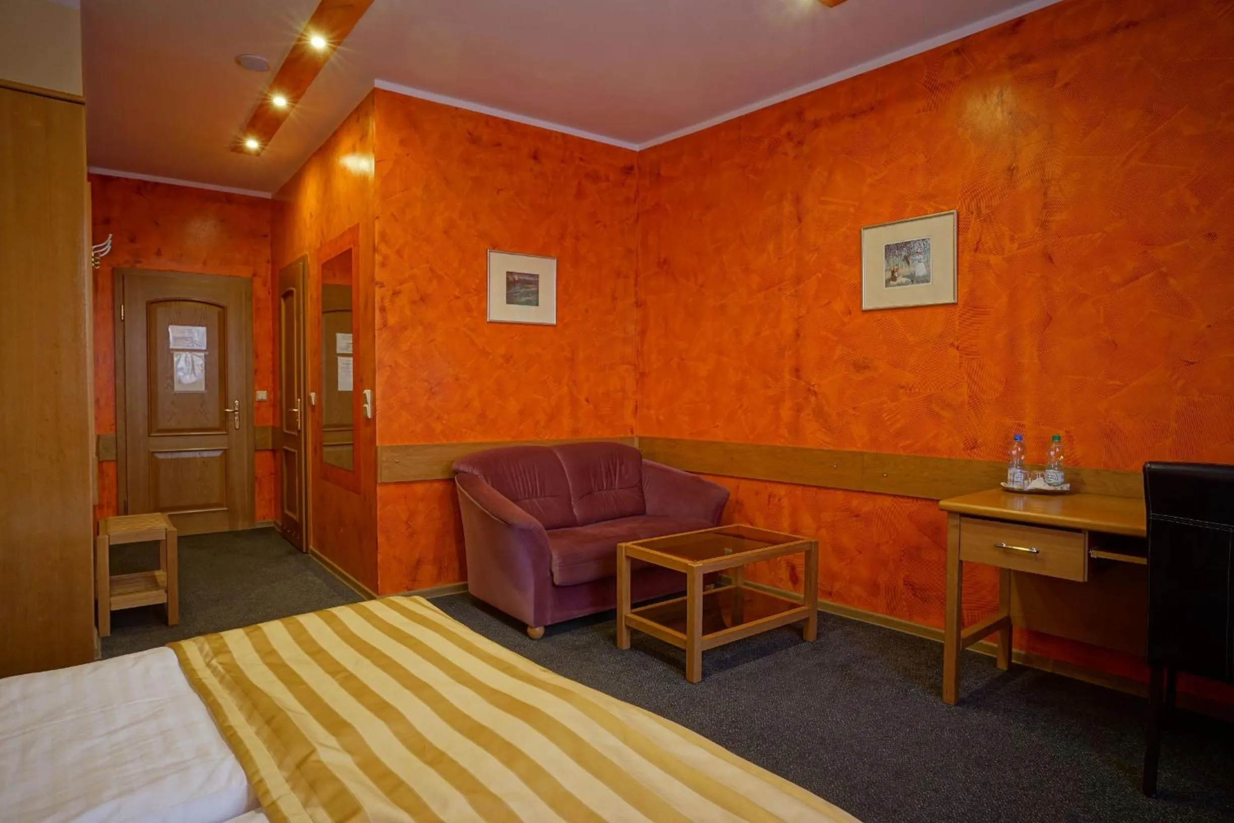 Bed in Noclegi w Lublińcu Lubex