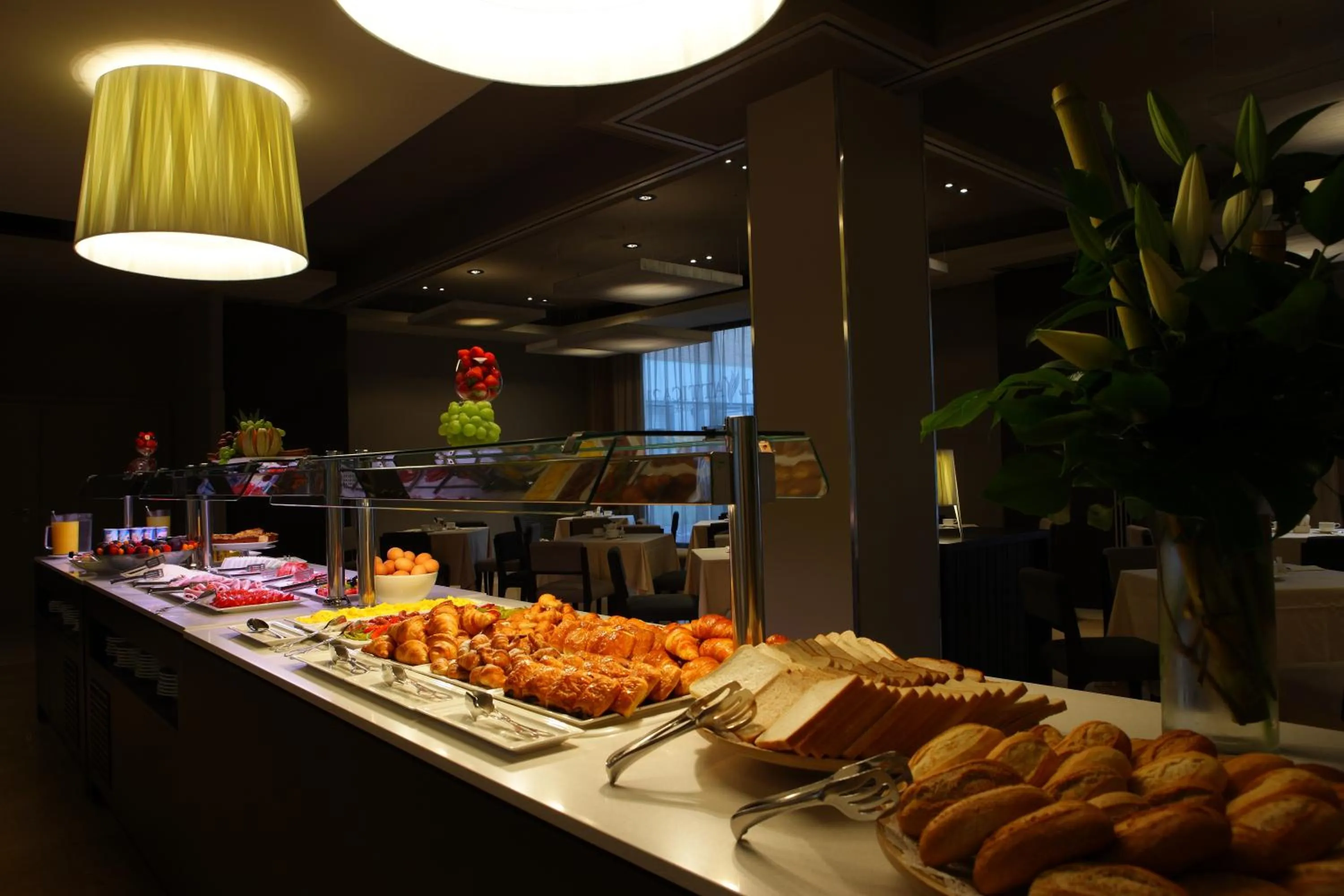 Food and drinks in Attica 21 Barcelona Mar