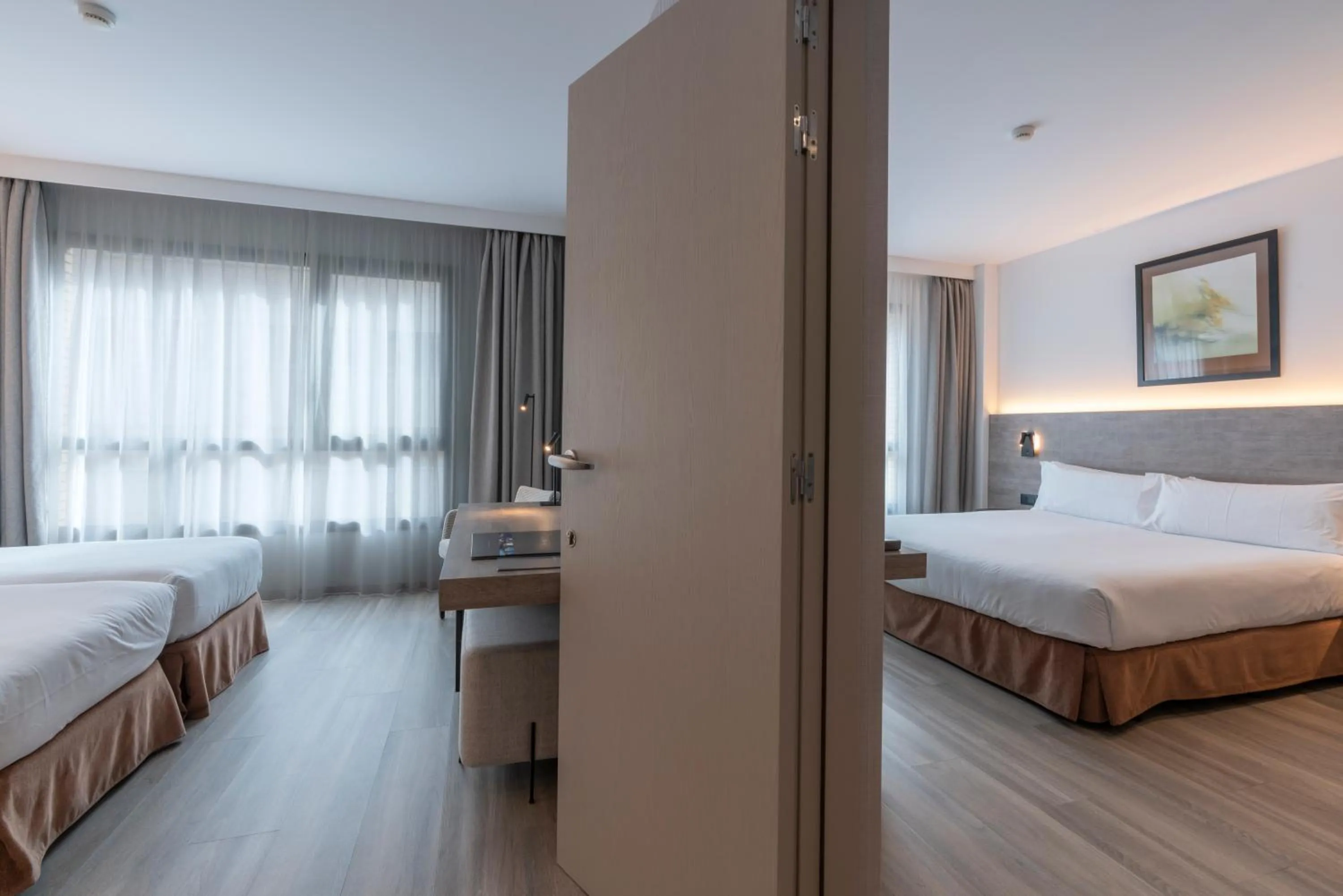 Photo of the whole room, Bed in Attica 21 Barcelona Mar