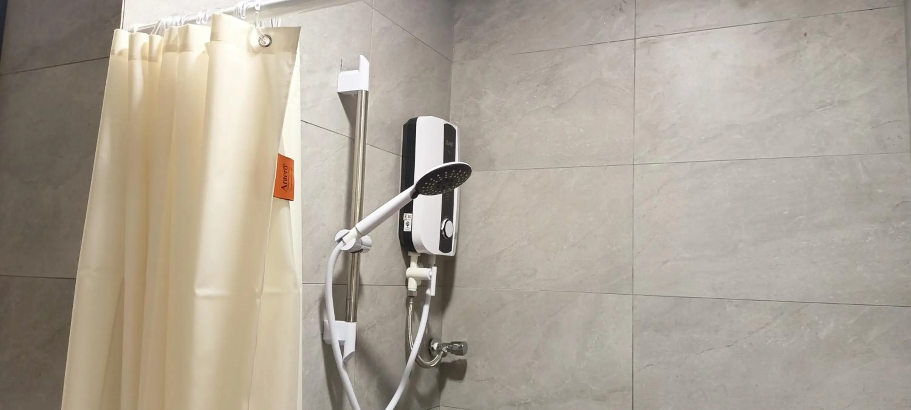 Bathroom in Roxy Hotel Sri Aman