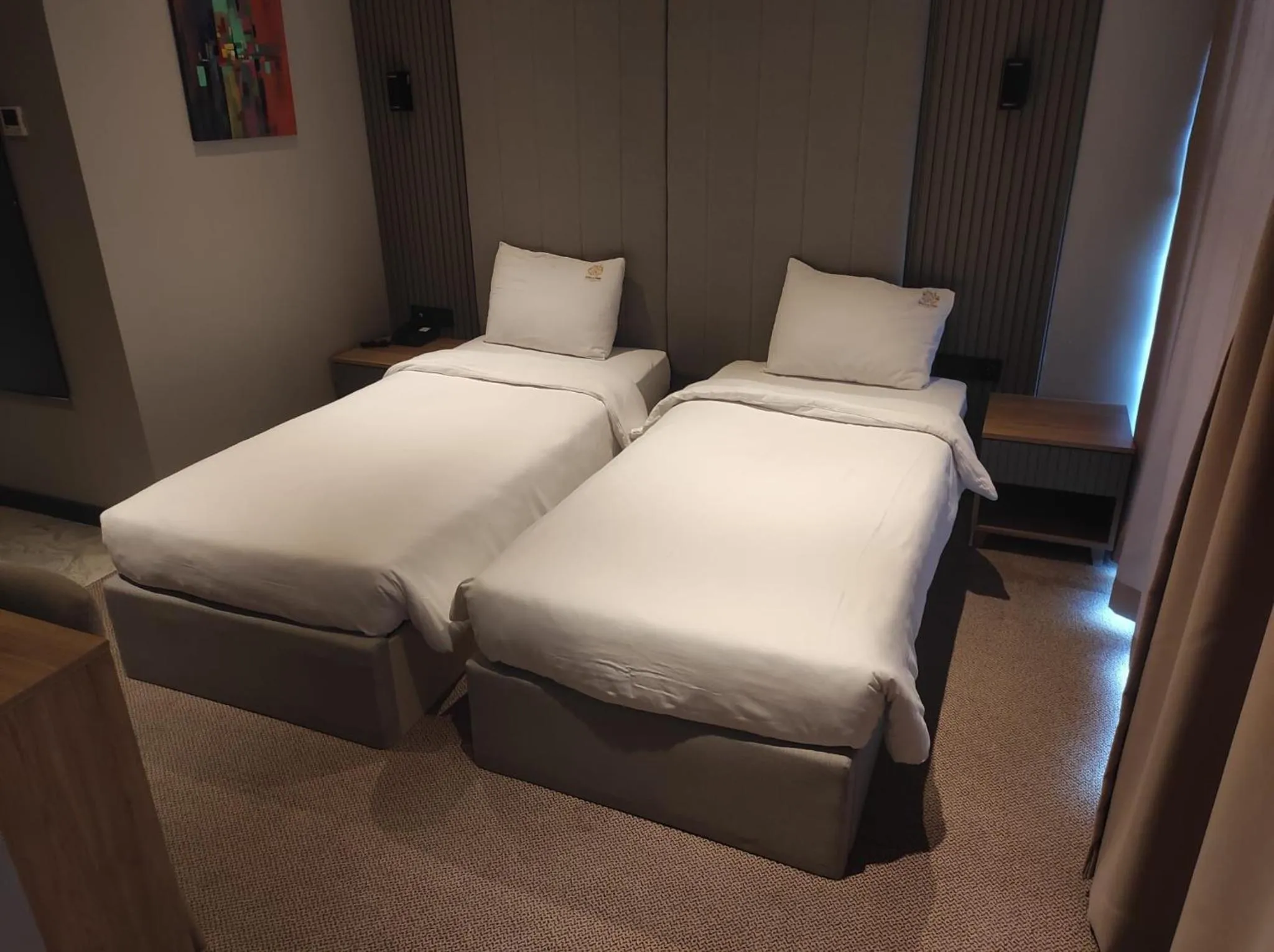 Bed in SHERLOCK HOMES HOTELS