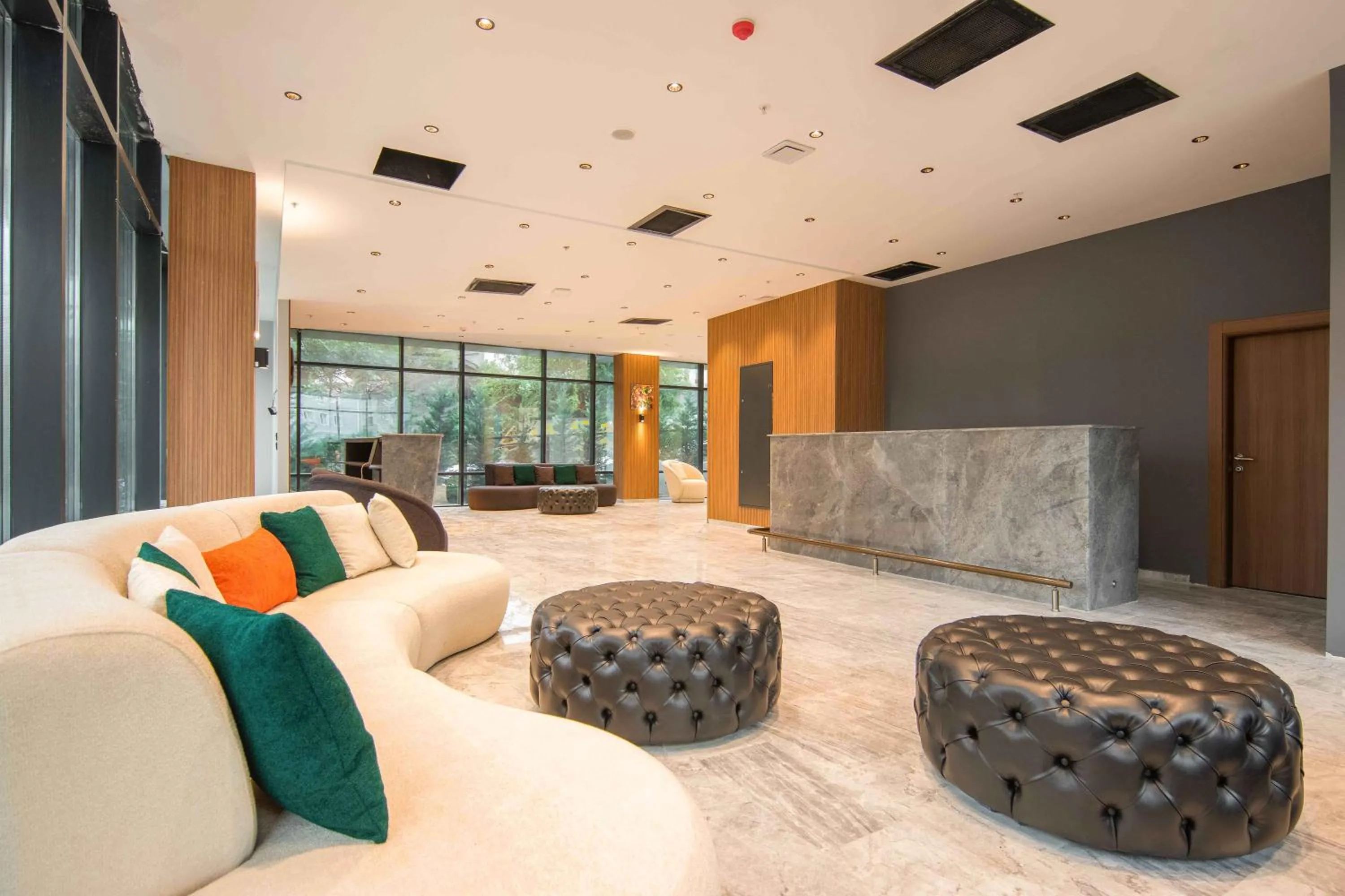 Lobby or reception in SHERLOCK HOMES HOTELS