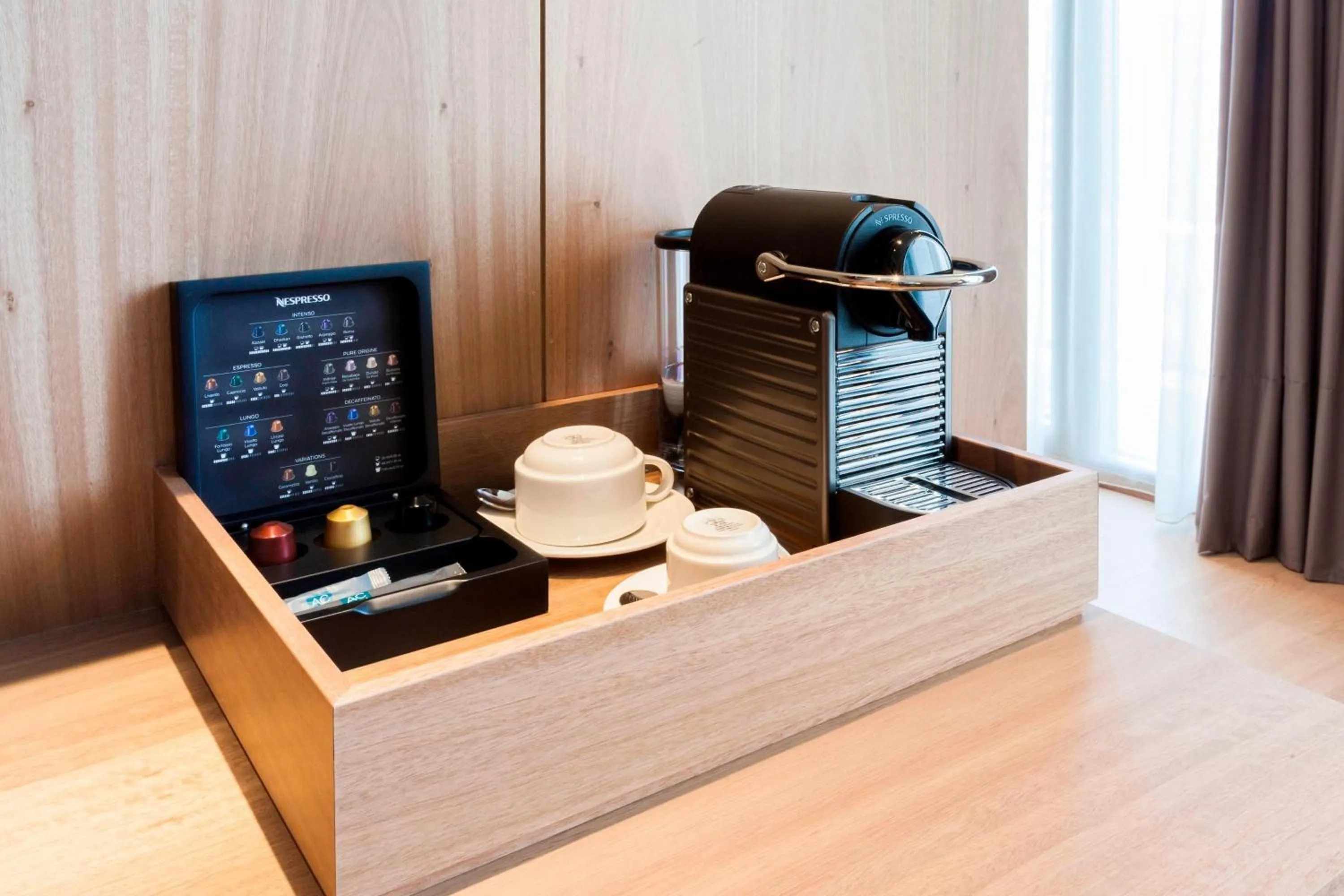 Photo of the whole room in AC Hotel Diagonal L'Illa by Marriott