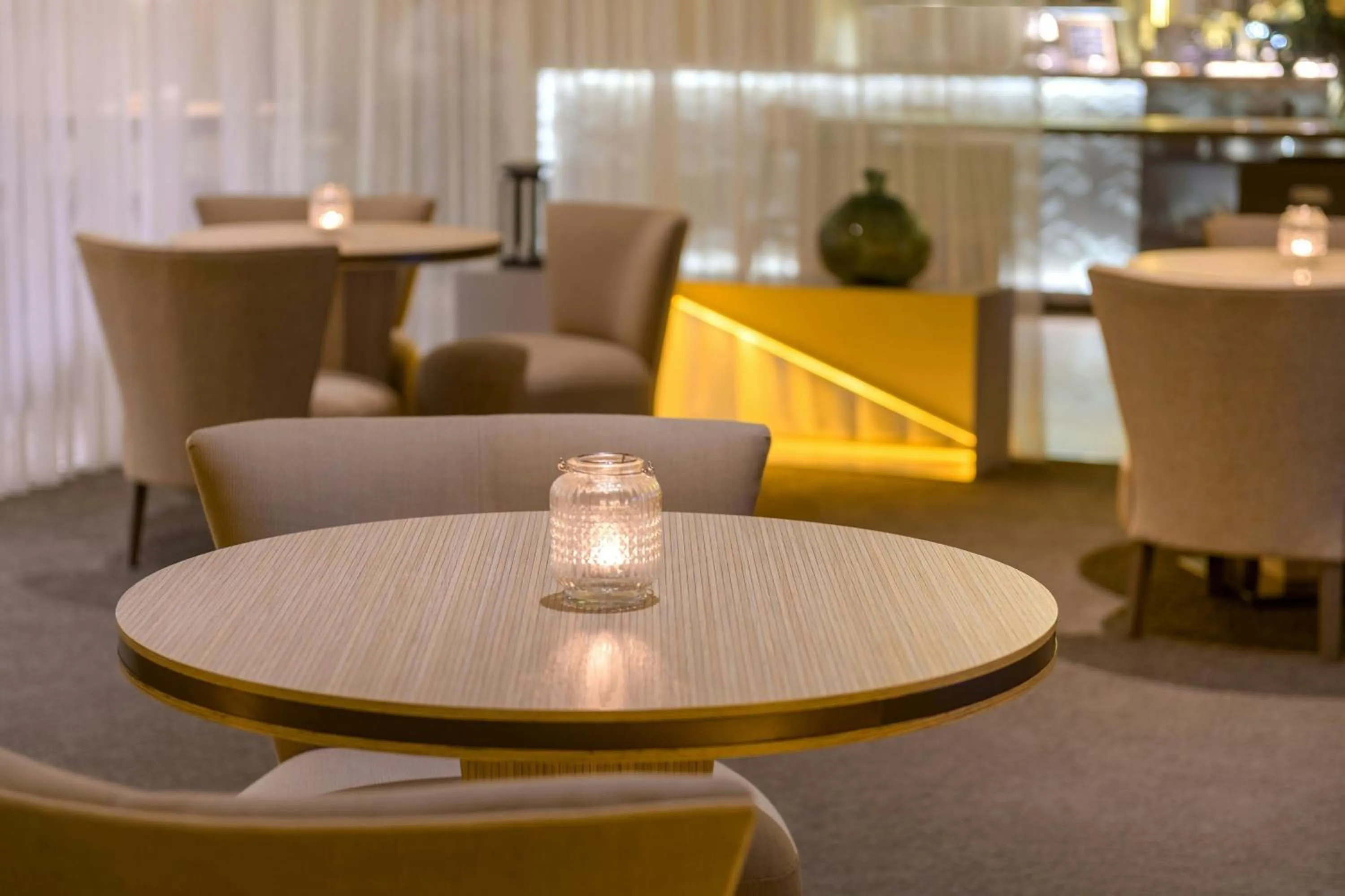 Lounge or bar in AC Hotel Diagonal L'Illa by Marriott