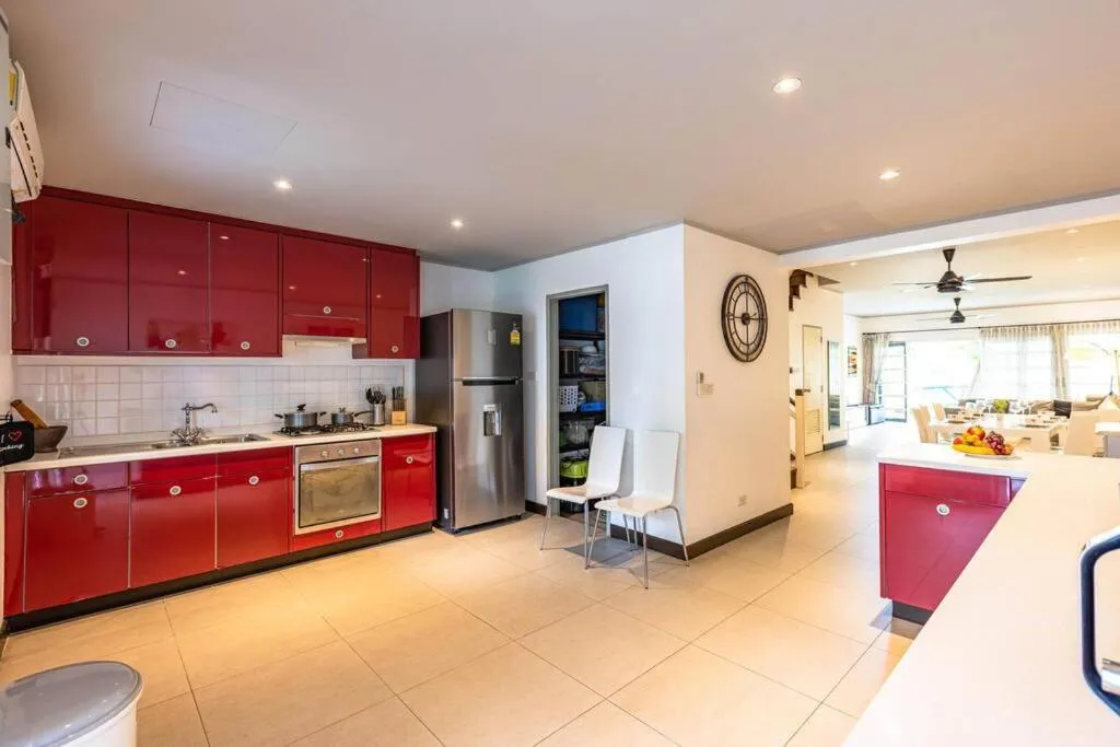 4 Bedroom Townhouse in Great Location! (BSS)