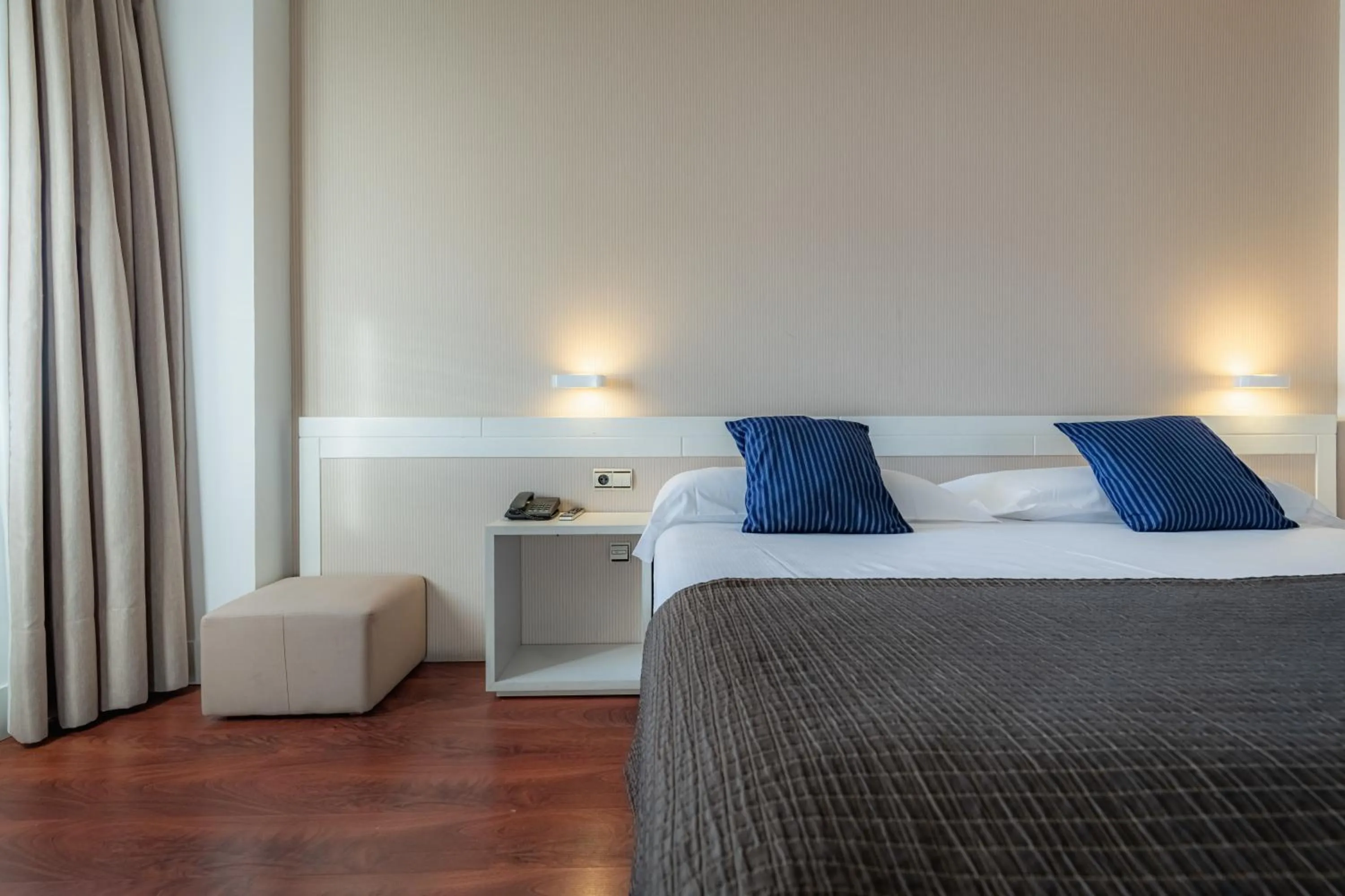 Bedroom, Bed in Amura Alcobendas