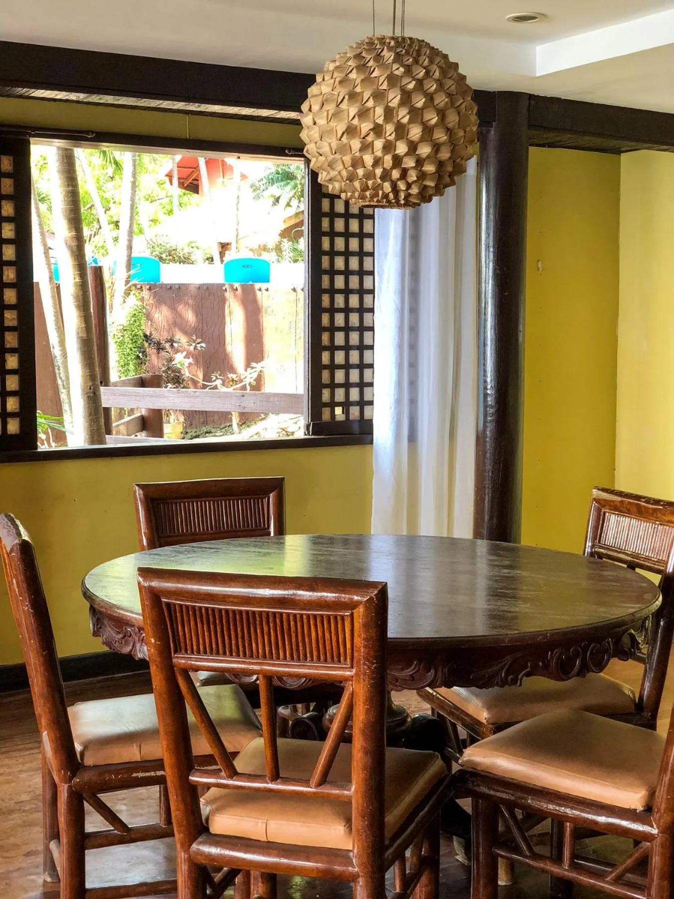 Dining area in Aquaventure Reef Club