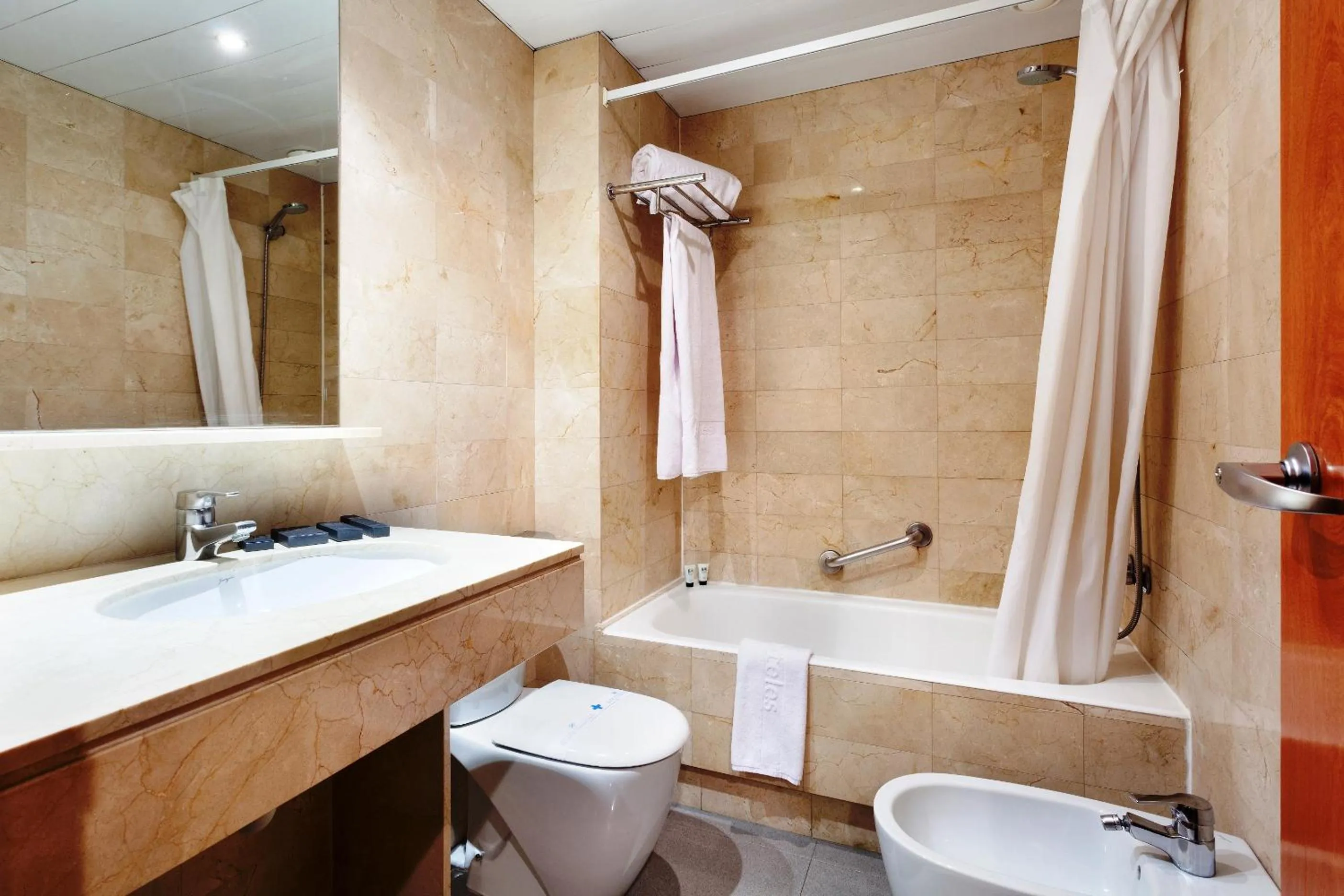 Bathroom in Hotel Viladomat