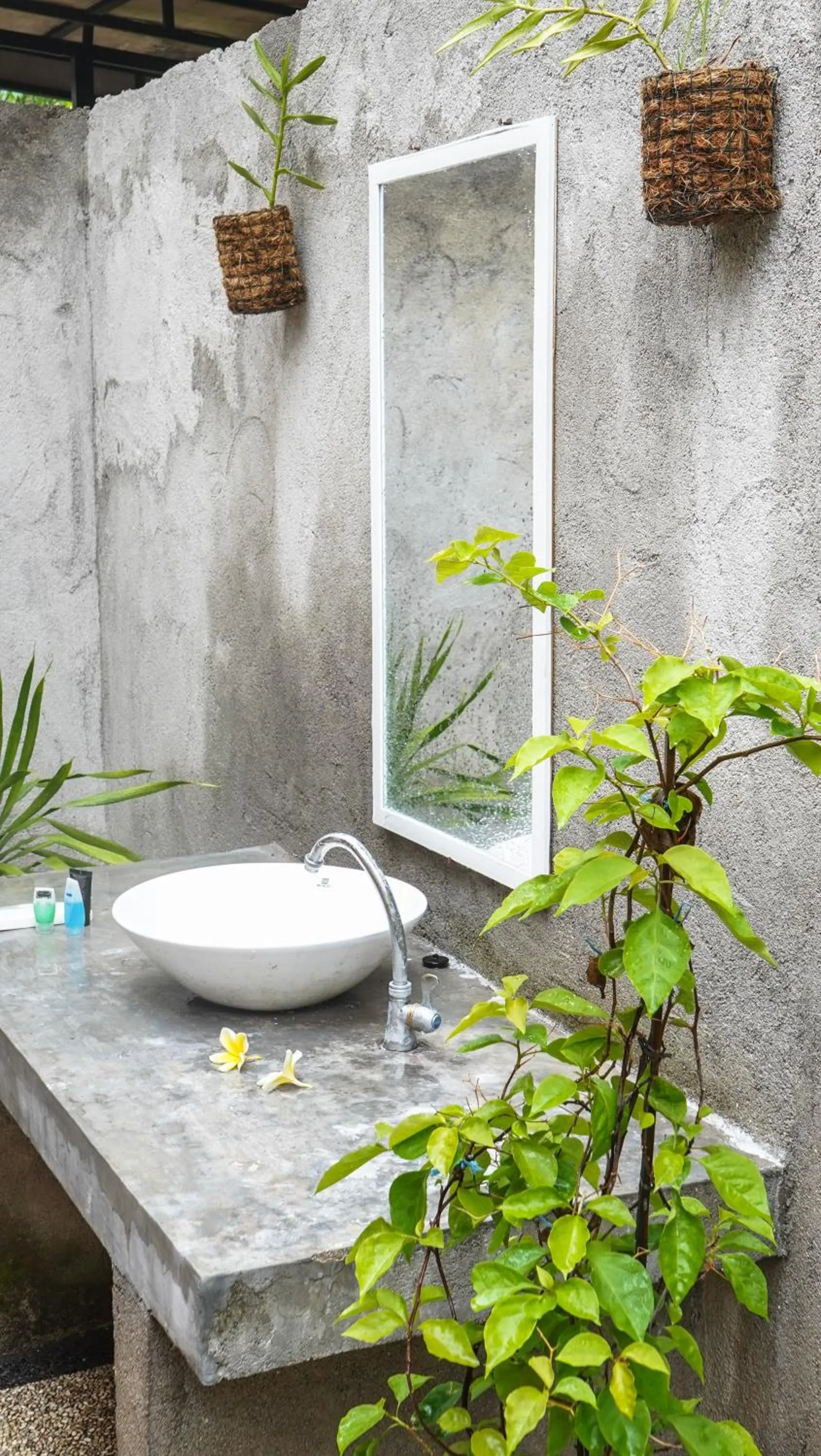 Bathroom in Lullabi Lumbung Villa
