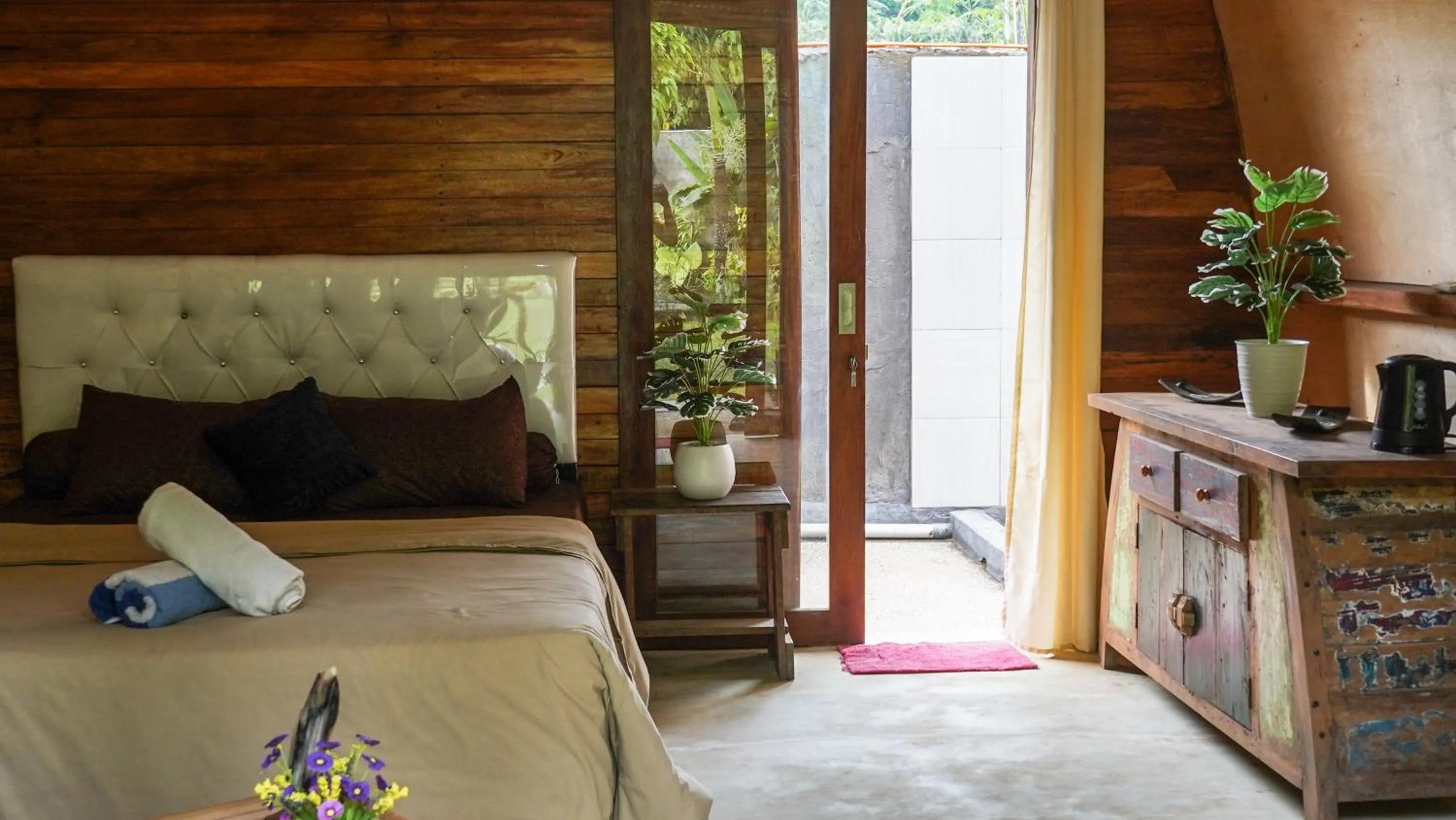 Bed in Lullabi Lumbung Villa