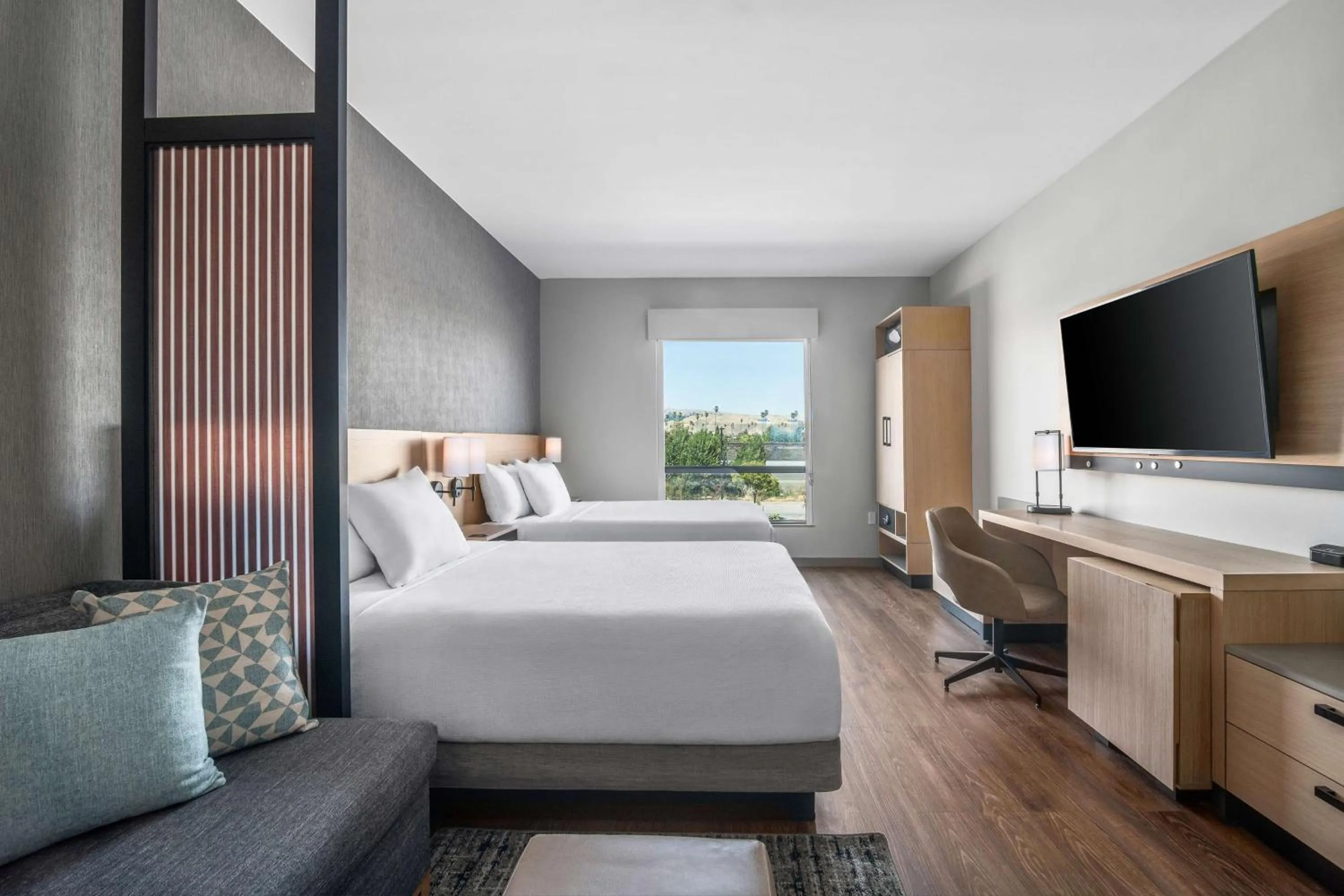 Bedroom, Bed in Hyatt Place Newark-Silicon Valley