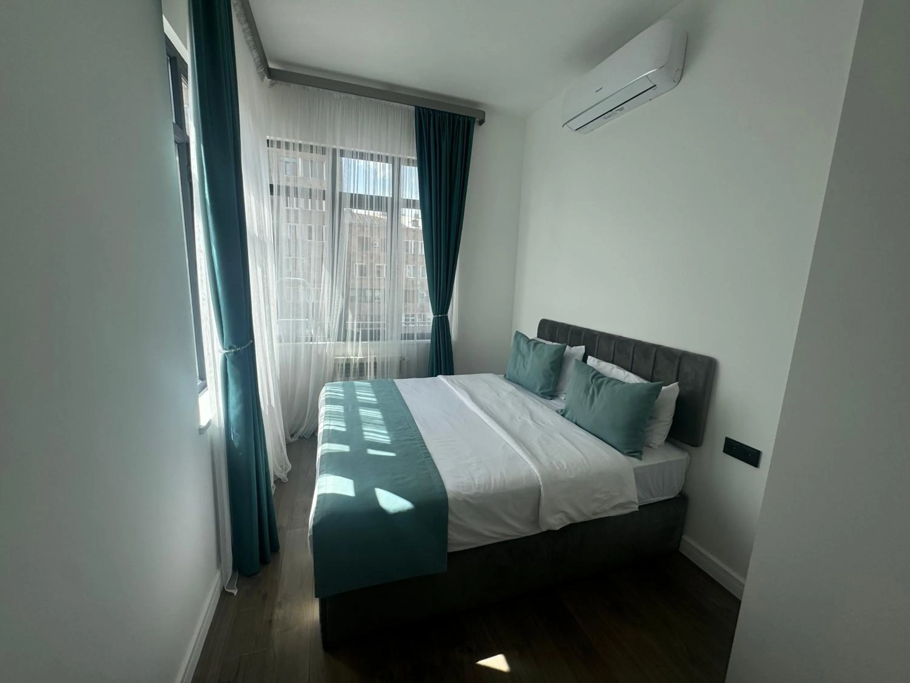 Luxe Apartment in Center