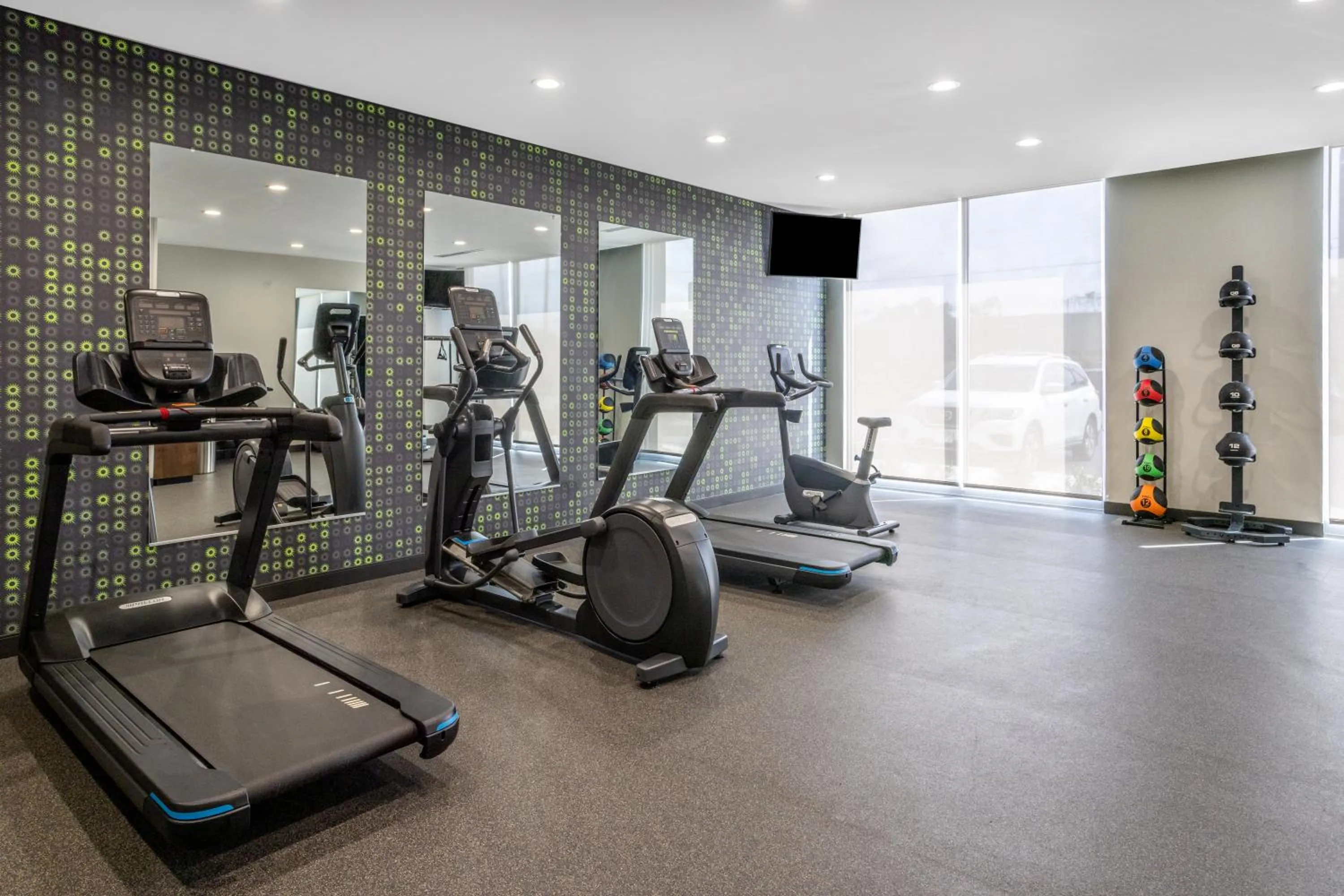 Fitness centre/facilities in La Quinta Inn & Suites by Wyndham Valdosta