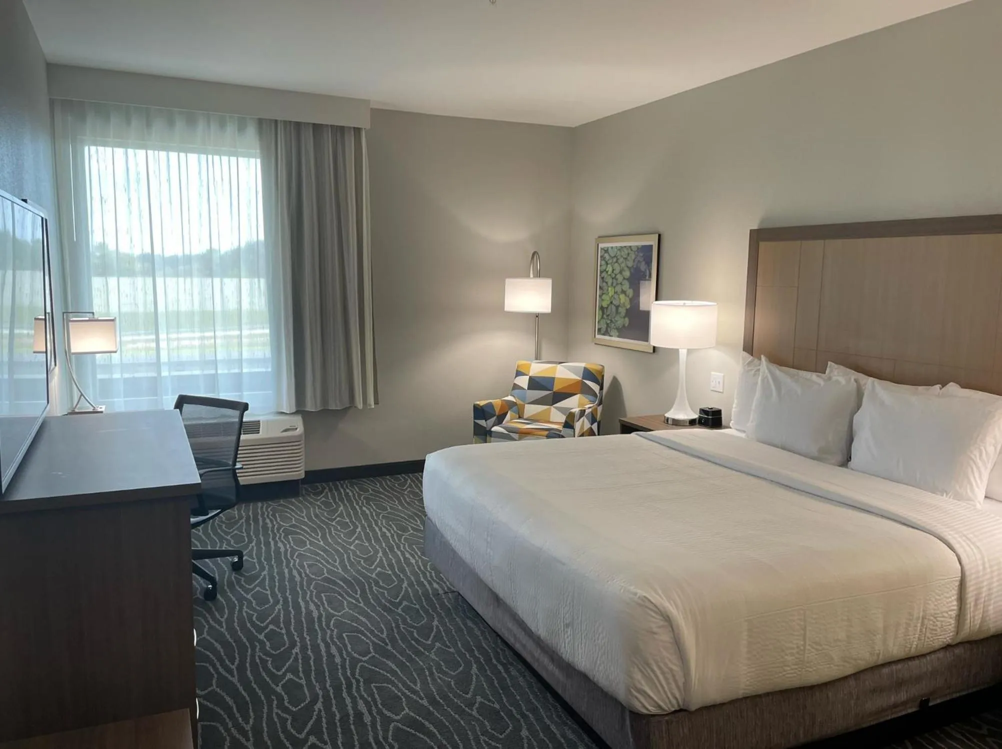 Bed in La Quinta Inn & Suites by Wyndham Valdosta