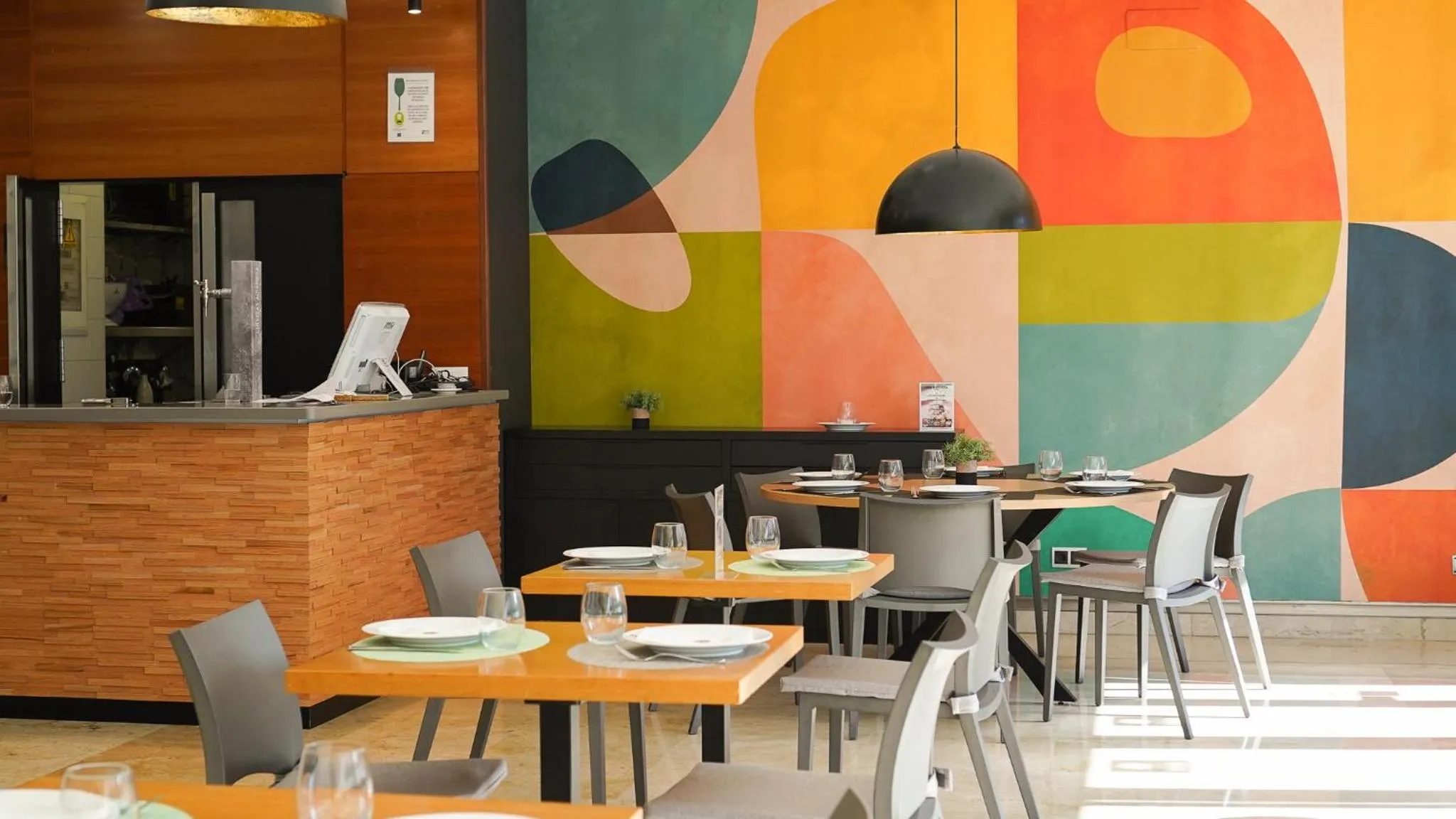 Restaurant/places to eat in Vértice Sevilla