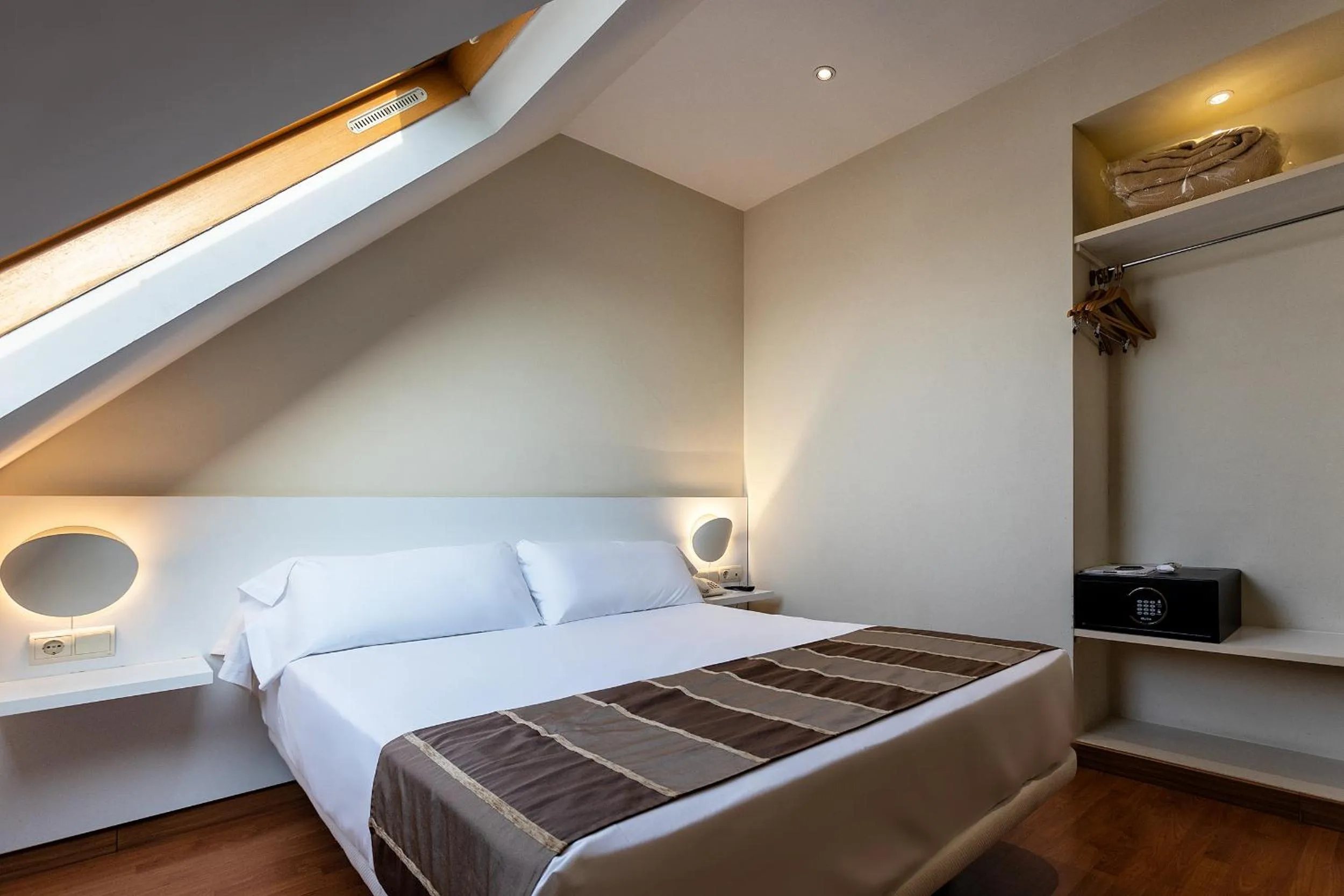 Bed in Vértice Sevilla