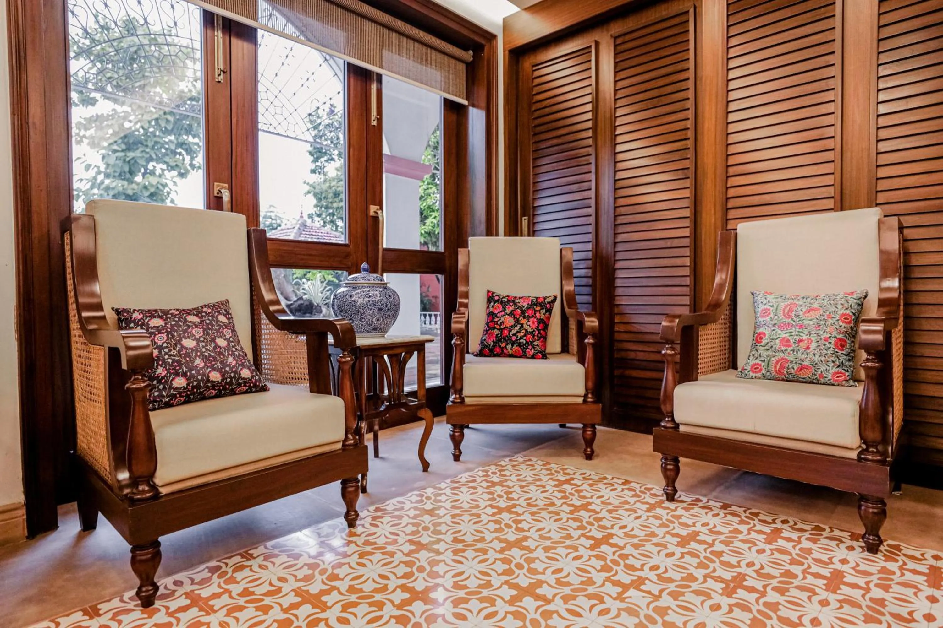 Seating area in Saptapuri by Royal Orchid Hotels Limited Varanasi