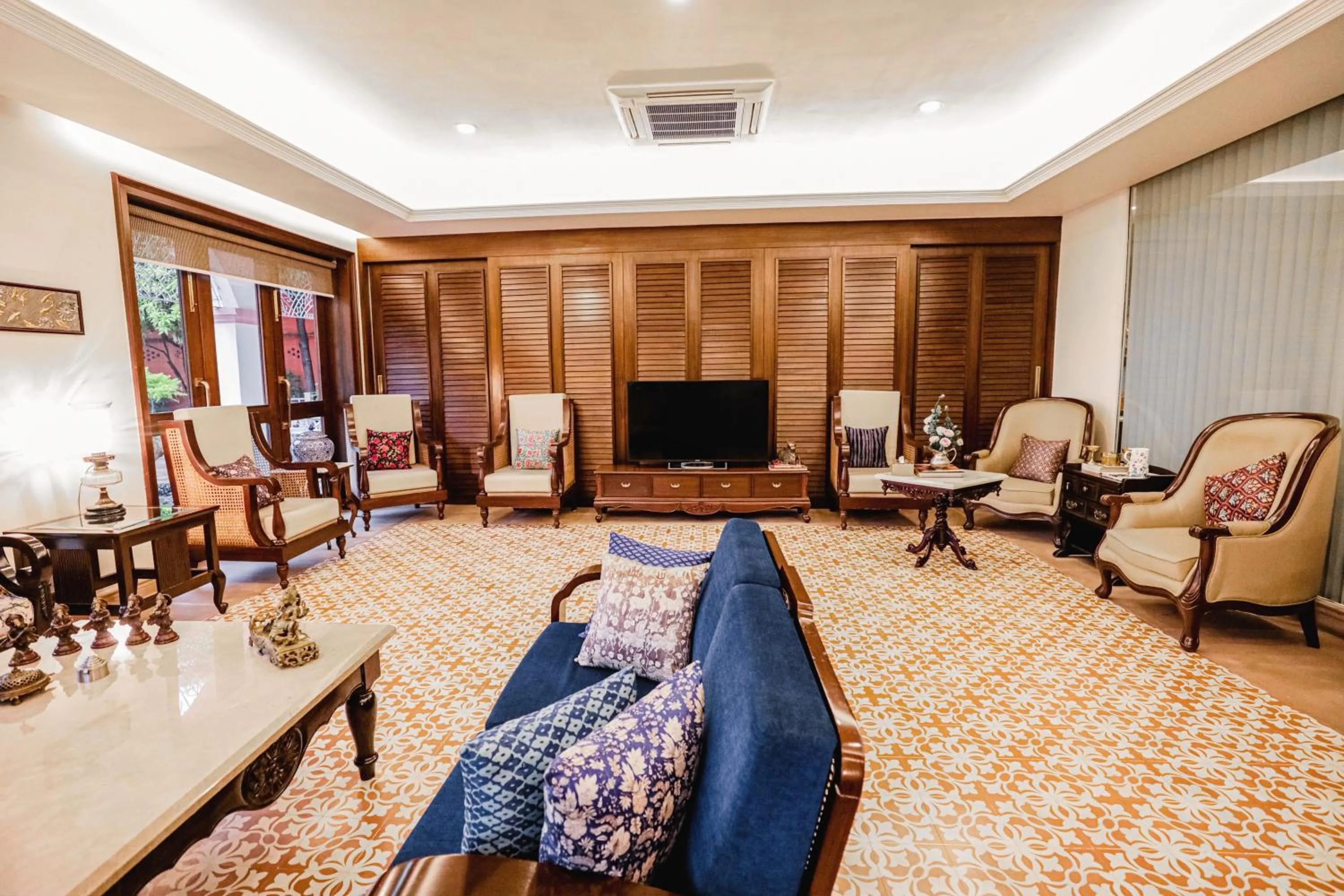 Seating area in Saptapuri by Royal Orchid Hotels Limited Varanasi