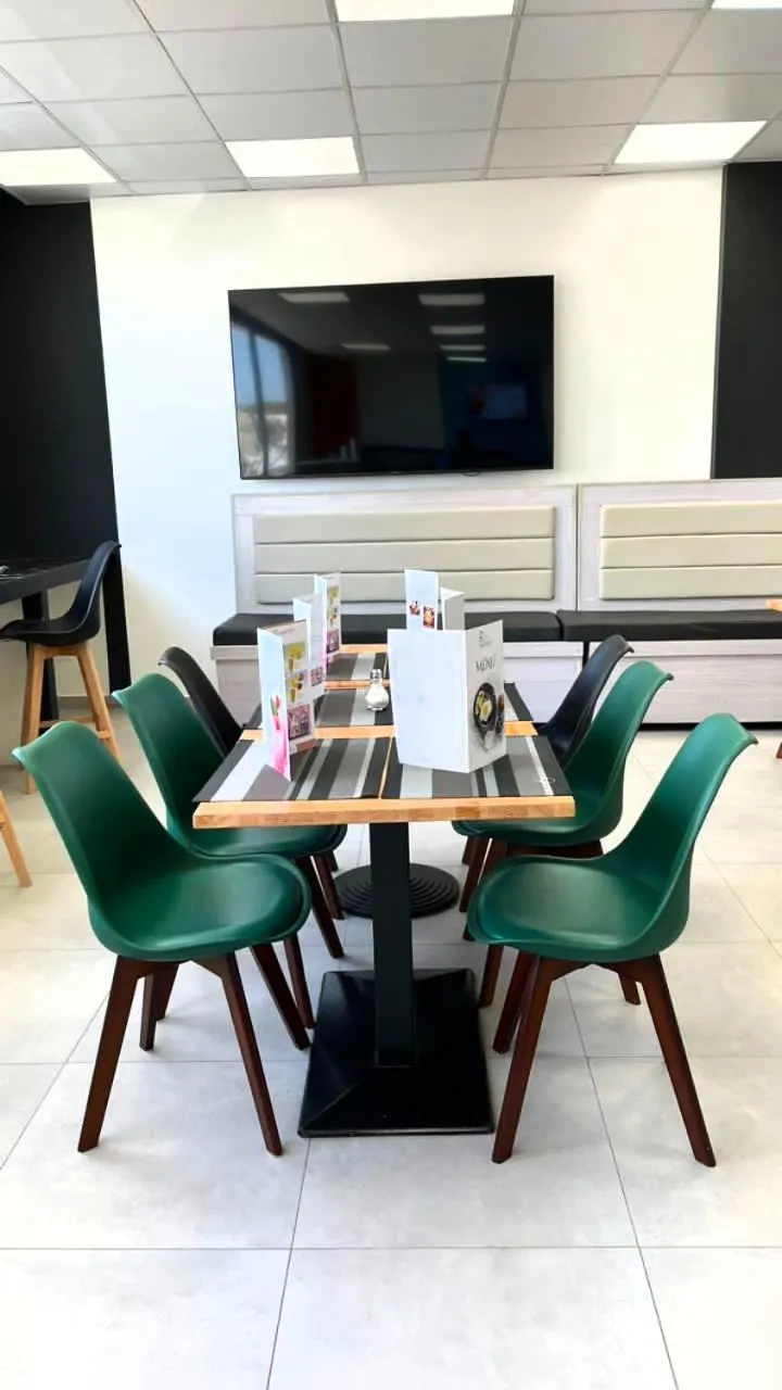 Restaurant/places to eat in Waypoint Suites - Appartements meublés