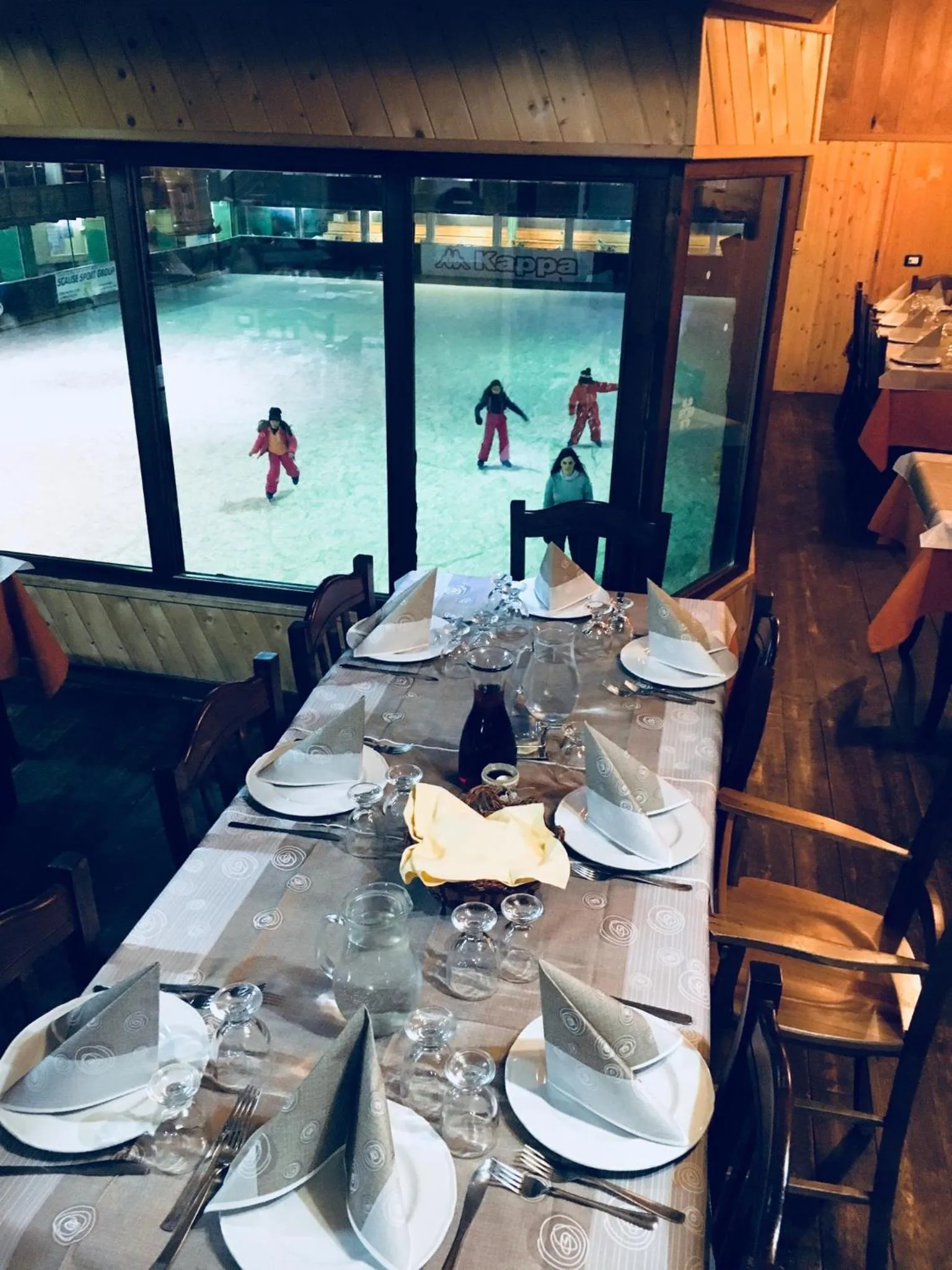 Restaurant/places to eat in Hotel Palaghiaccio