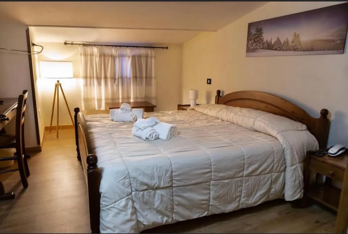 Bedroom, Bed in Hotel Palaghiaccio