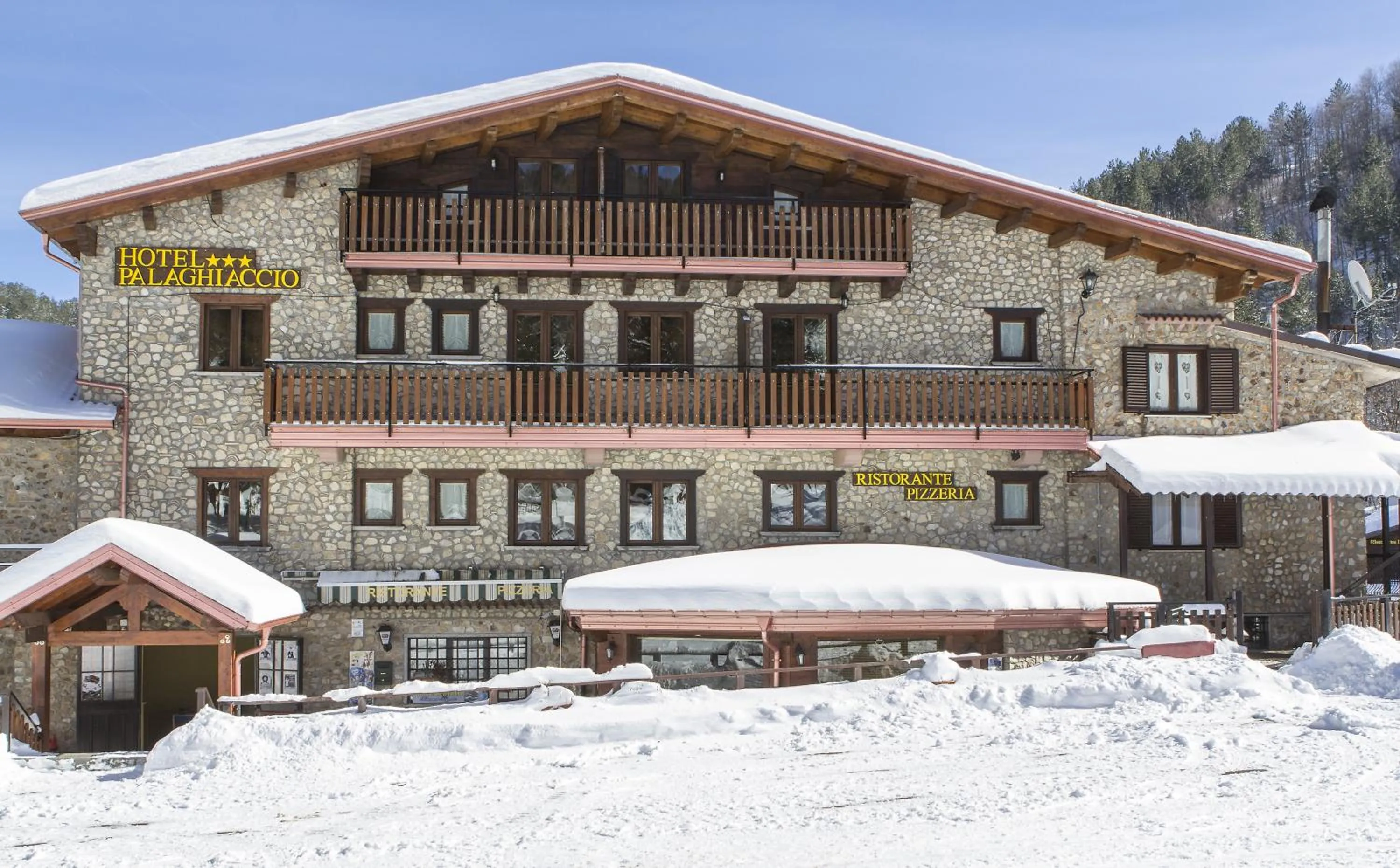 Facade/entrance in Hotel Palaghiaccio