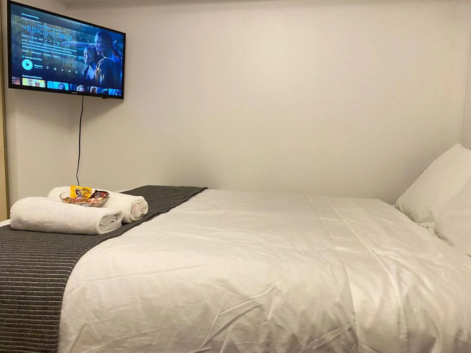 Toronto Bed & Breakfast - Free parking