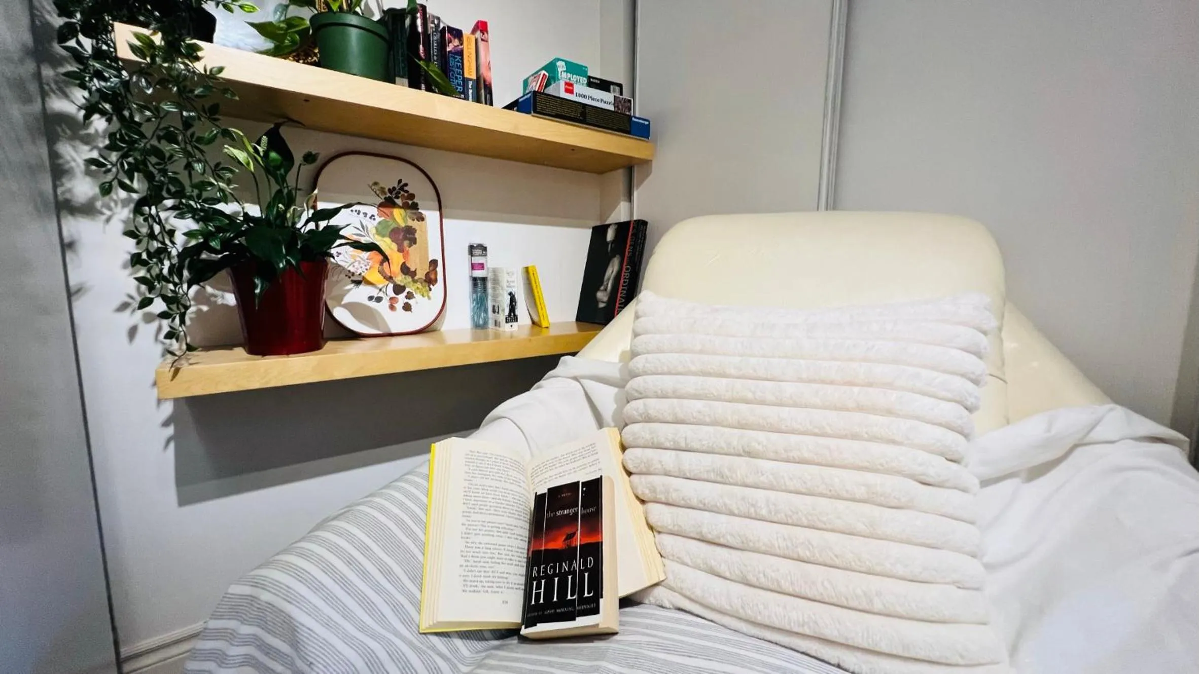 Toronto Bed & Breakfast - Free parking