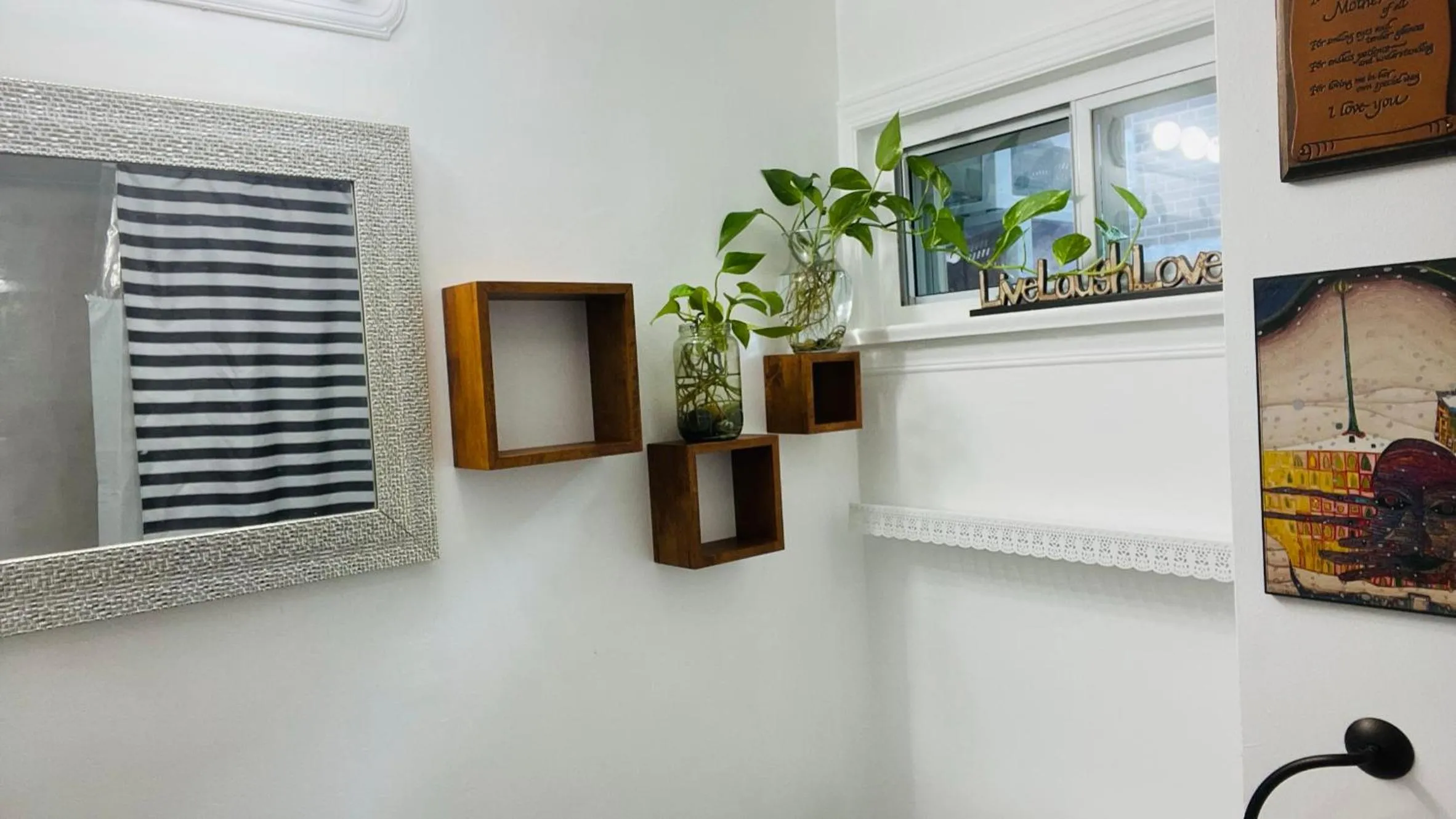 Toronto Bed & Breakfast - Free parking